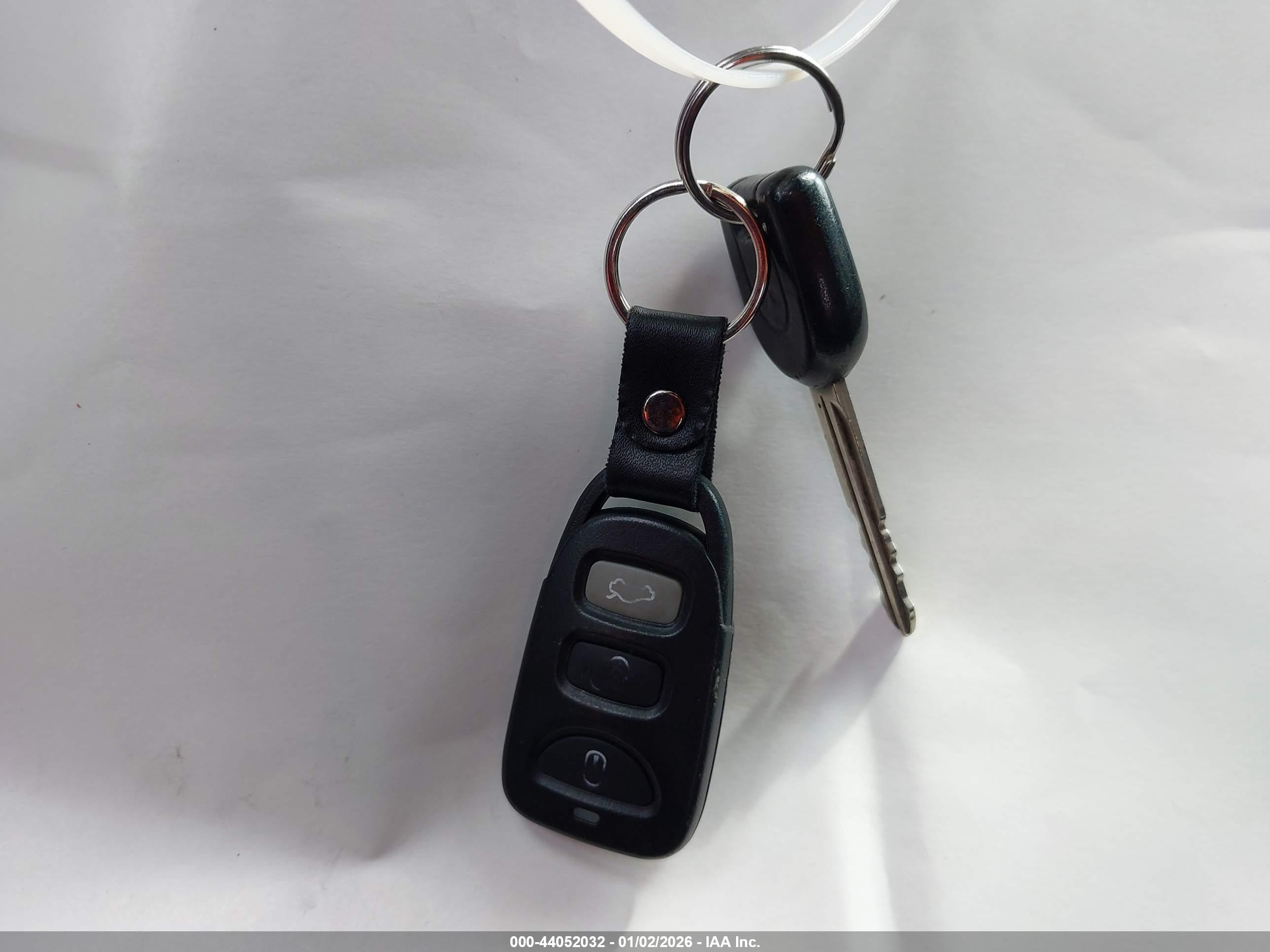 MITSUBISHI MONTERO image 11