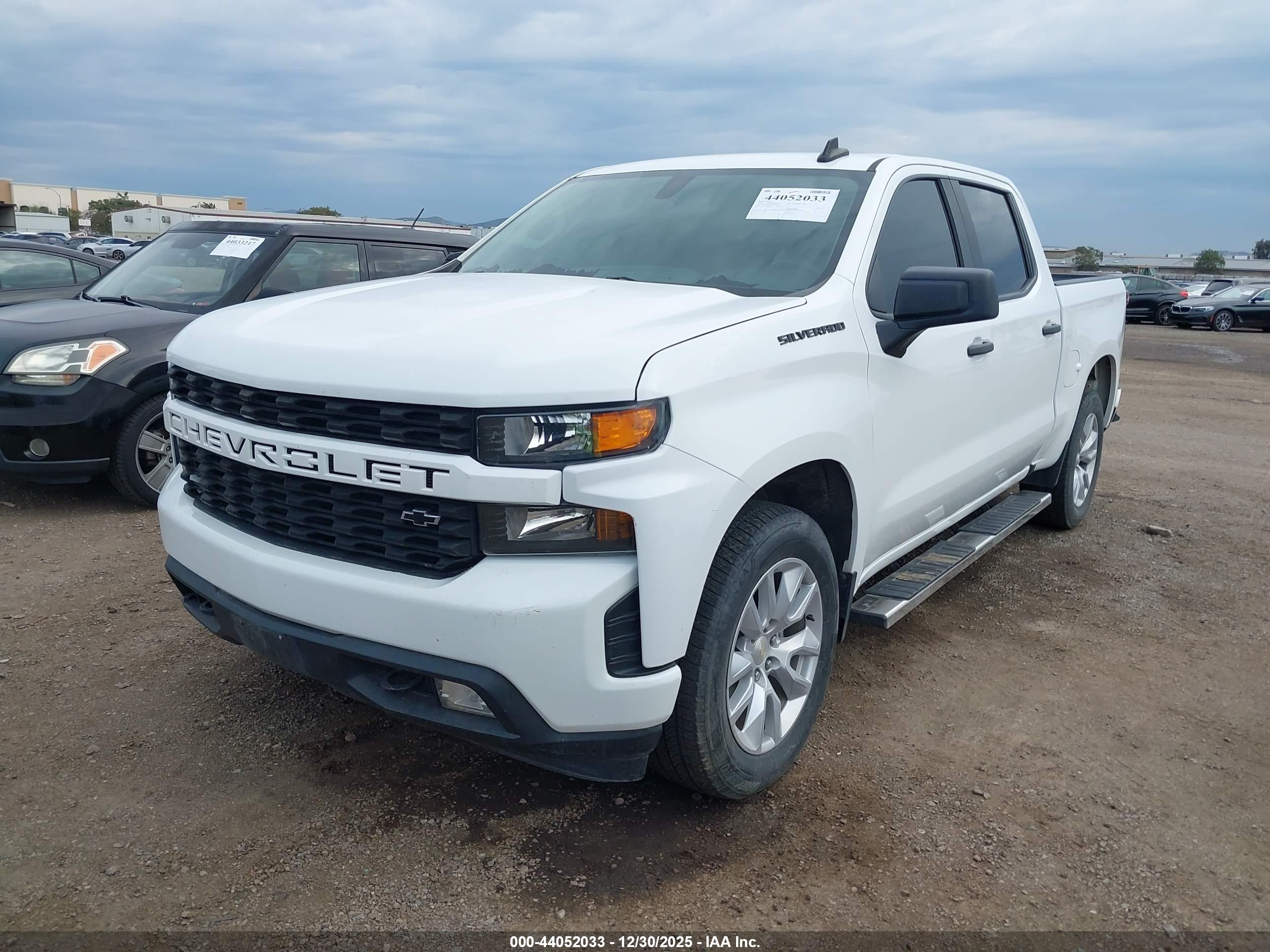 CHEVROLET SILVERADO image 2