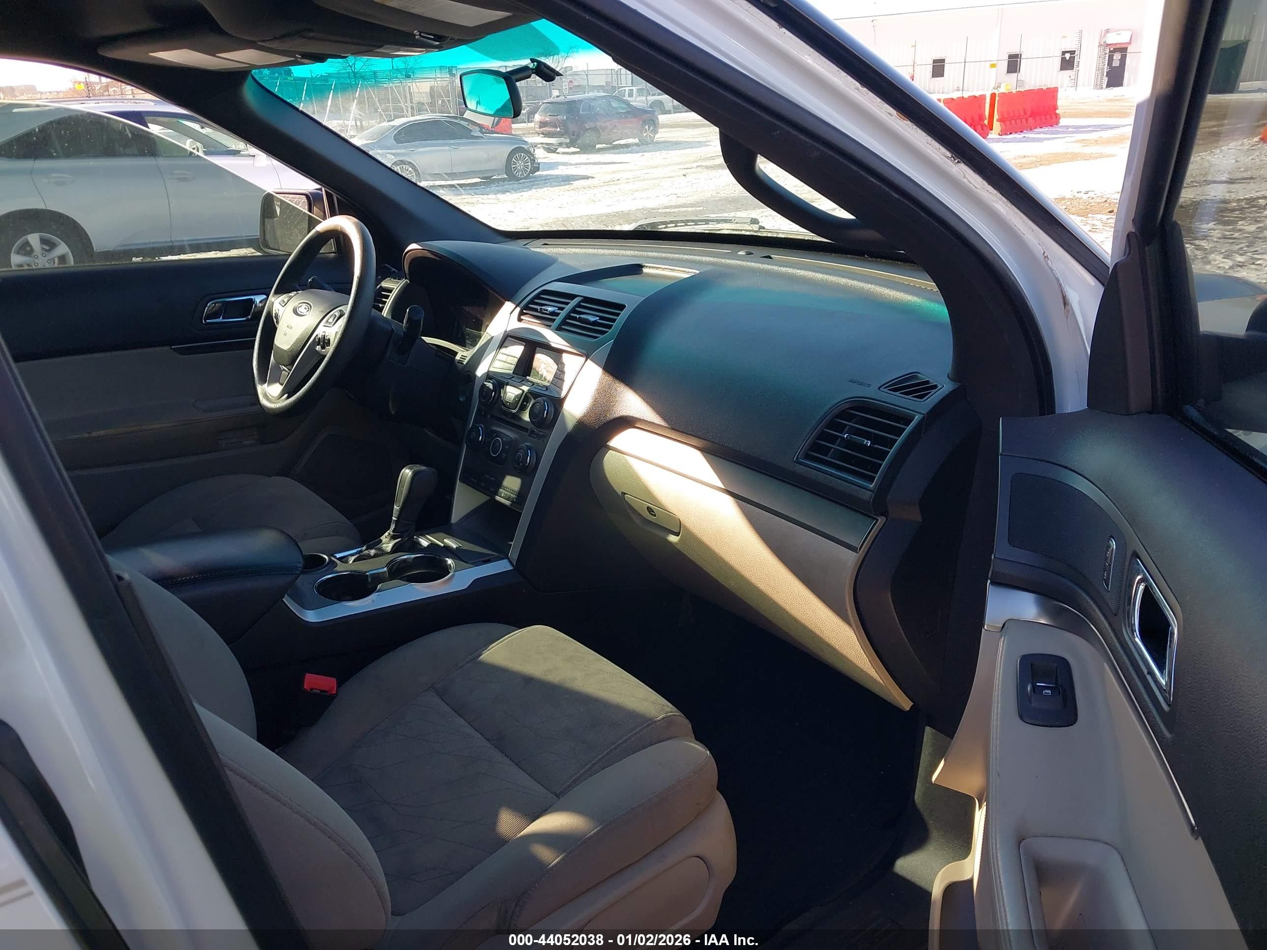 FORD EXPLORER image 5