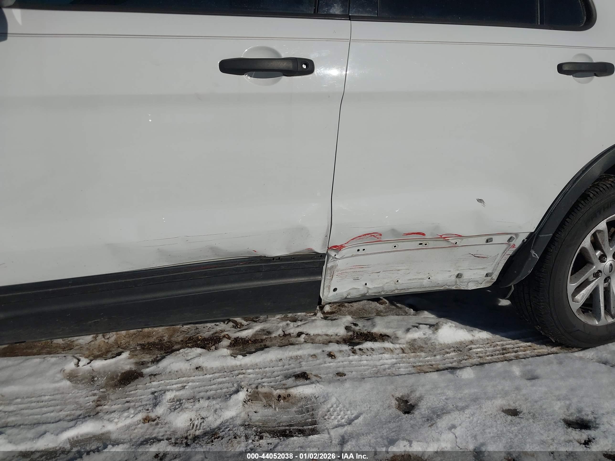 FORD EXPLORER image 6
