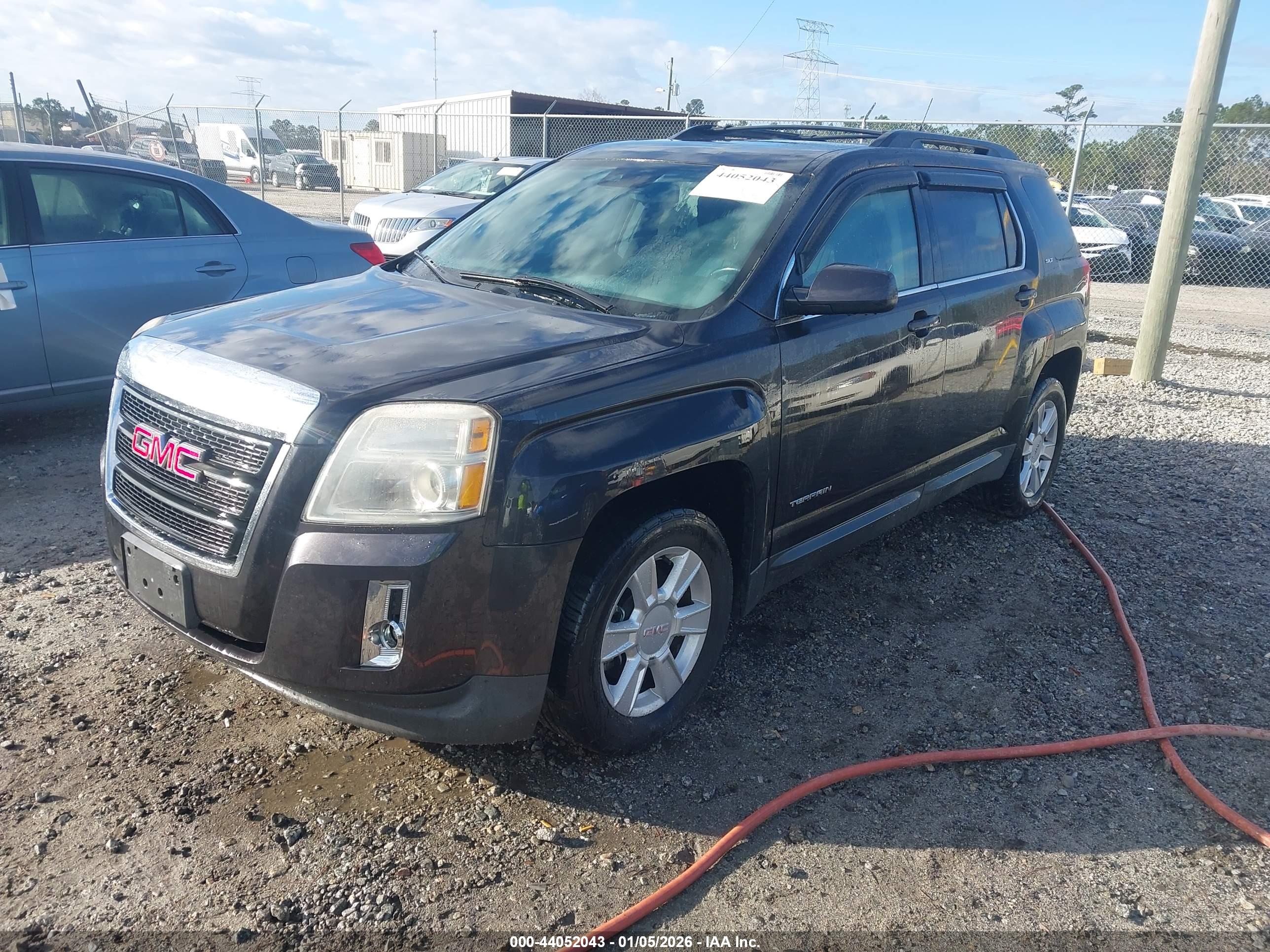 GMC TERRAIN image 2