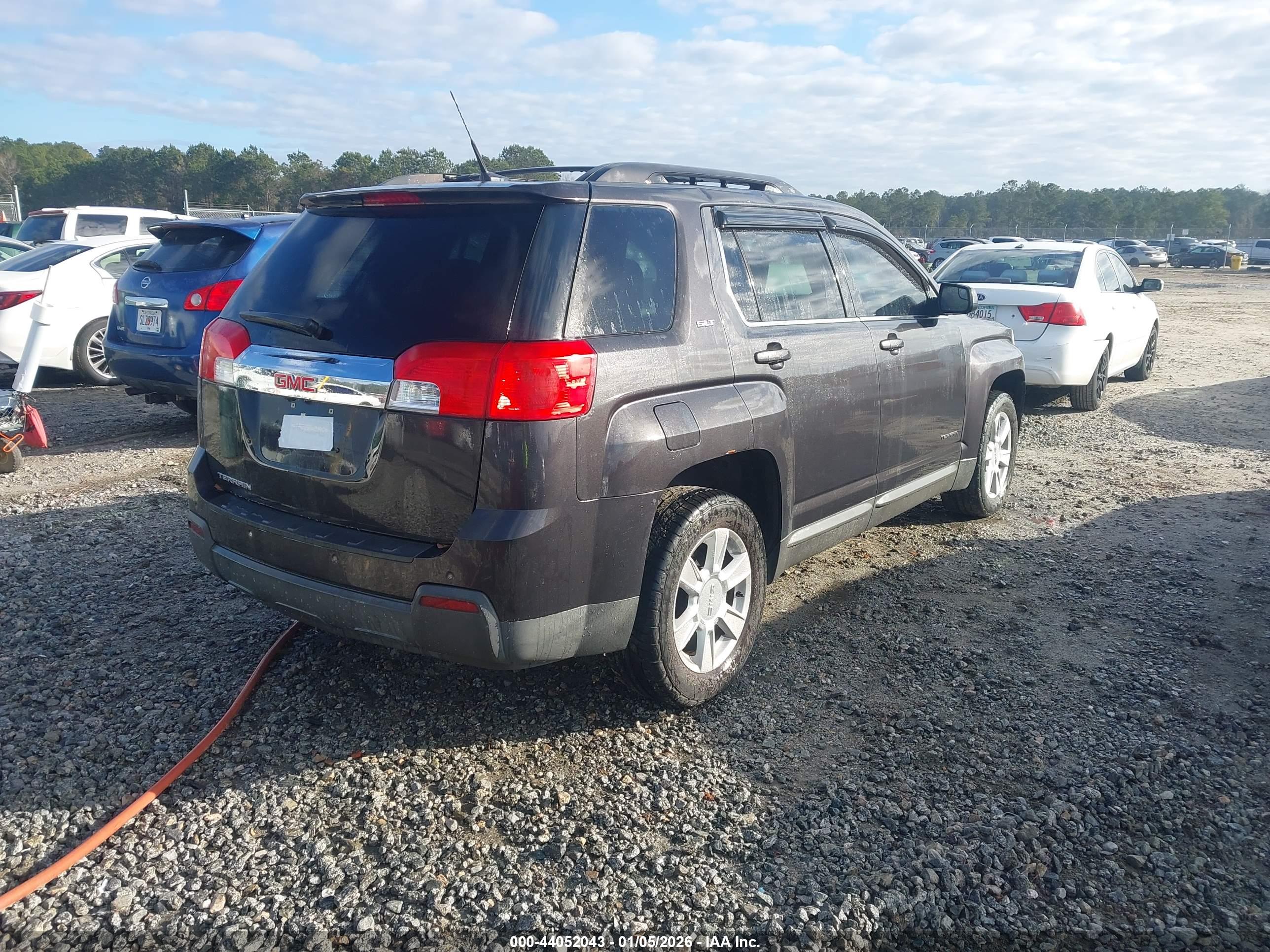GMC TERRAIN image 4