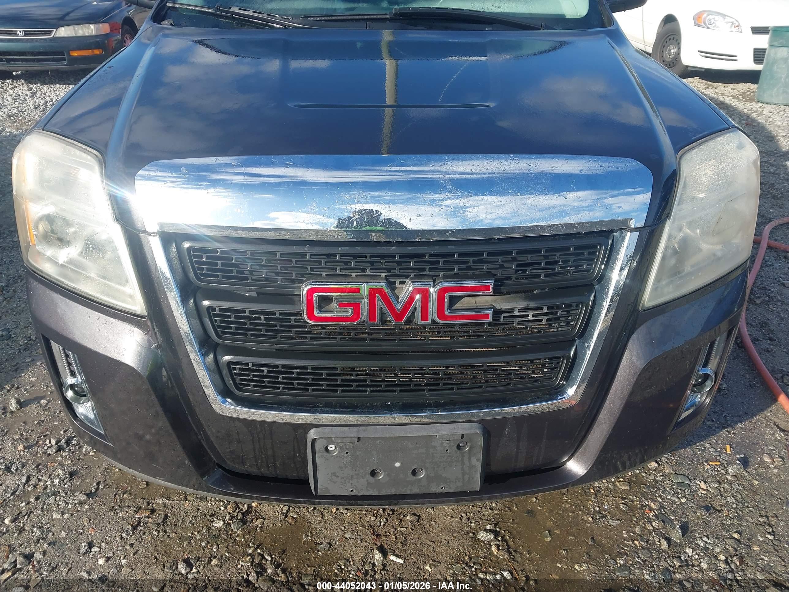 GMC TERRAIN image 6