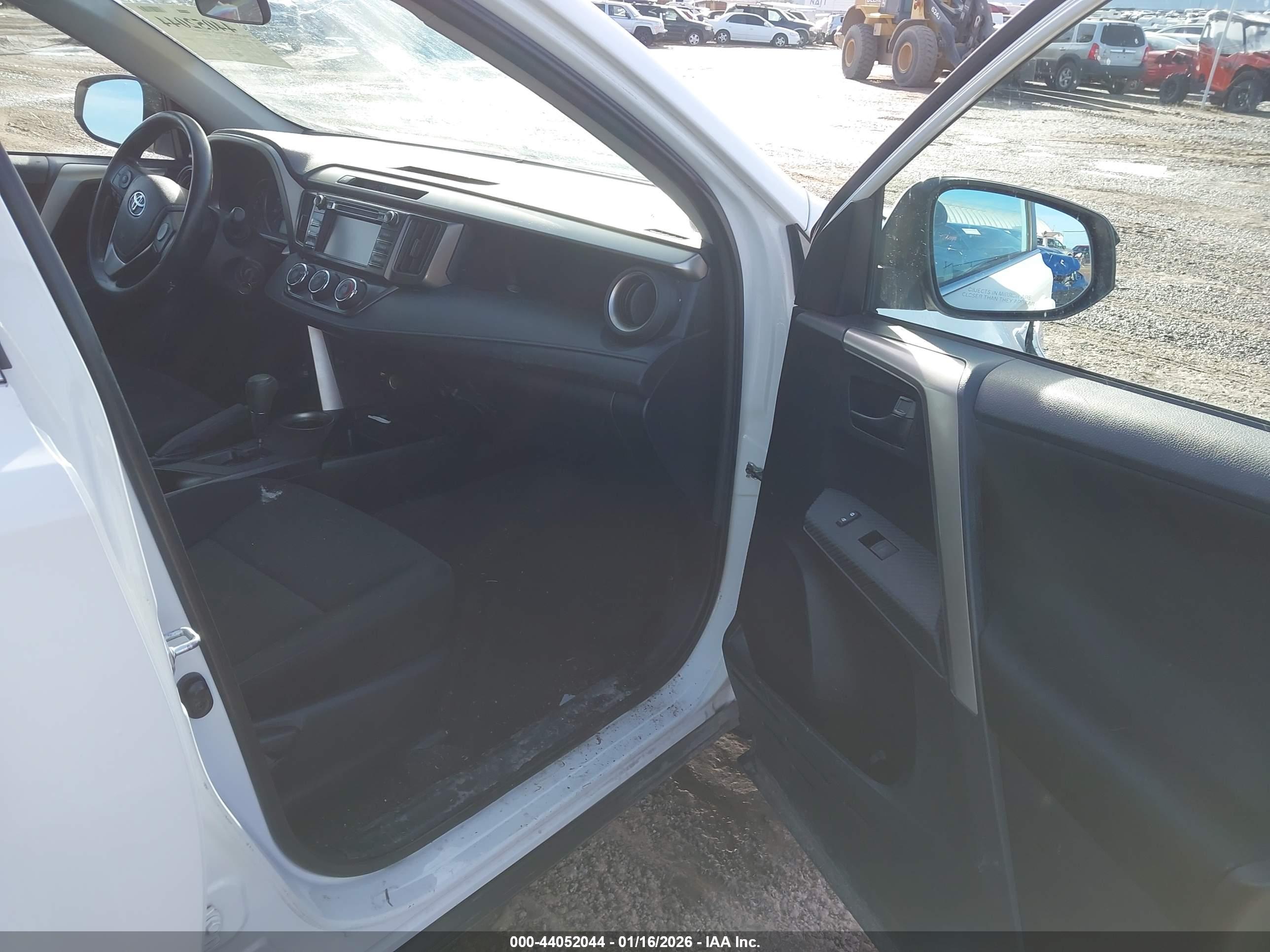 TOYOTA RAV4 image 5