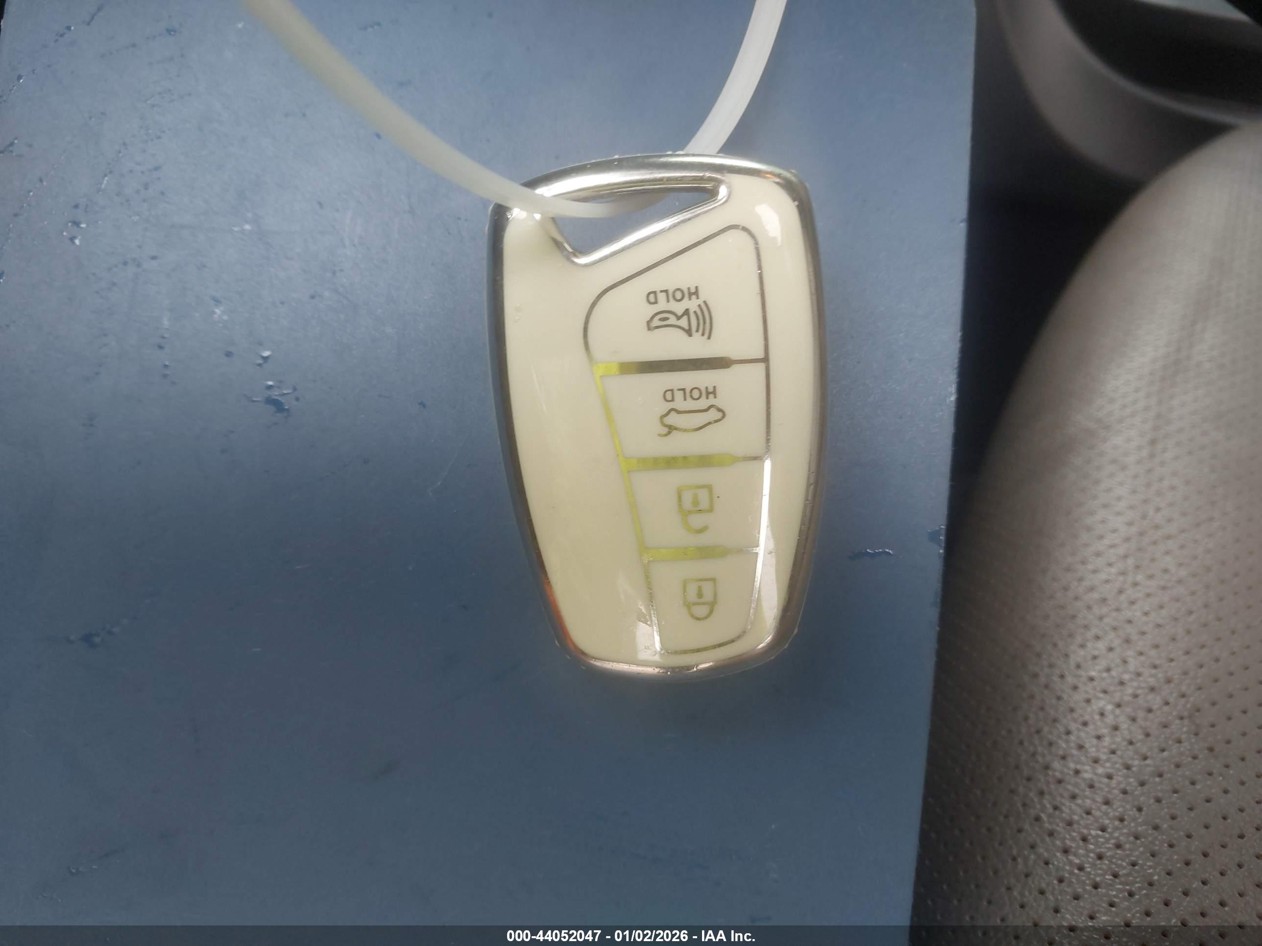 HYUNDAI SANTA image 11