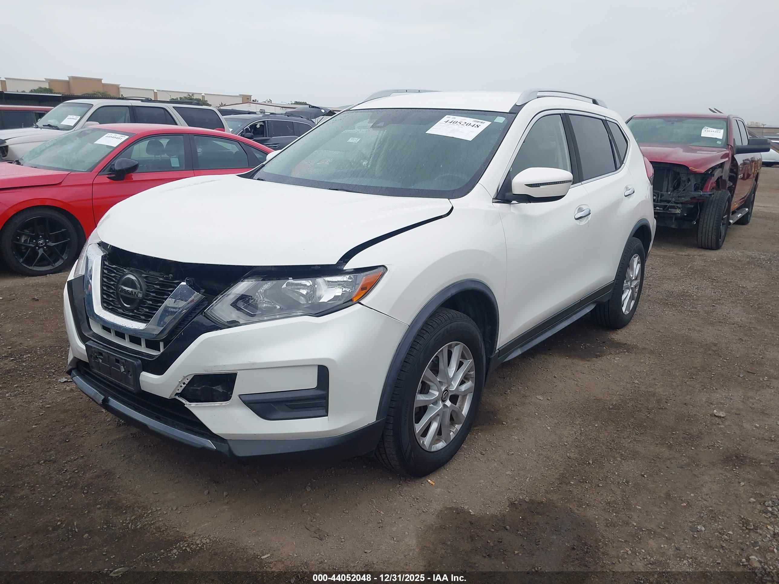 NISSAN ROGUE image 2