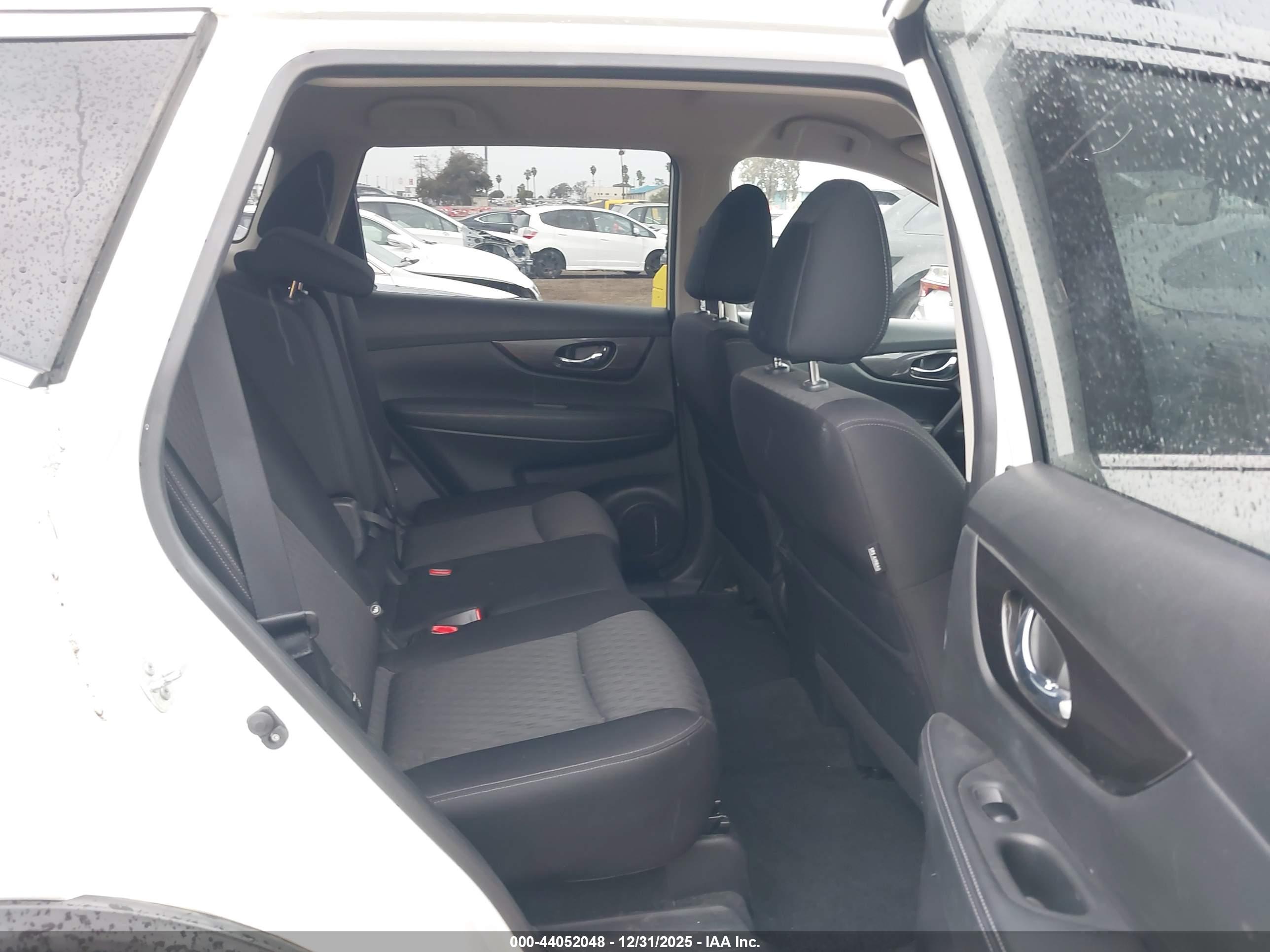 NISSAN ROGUE image 8