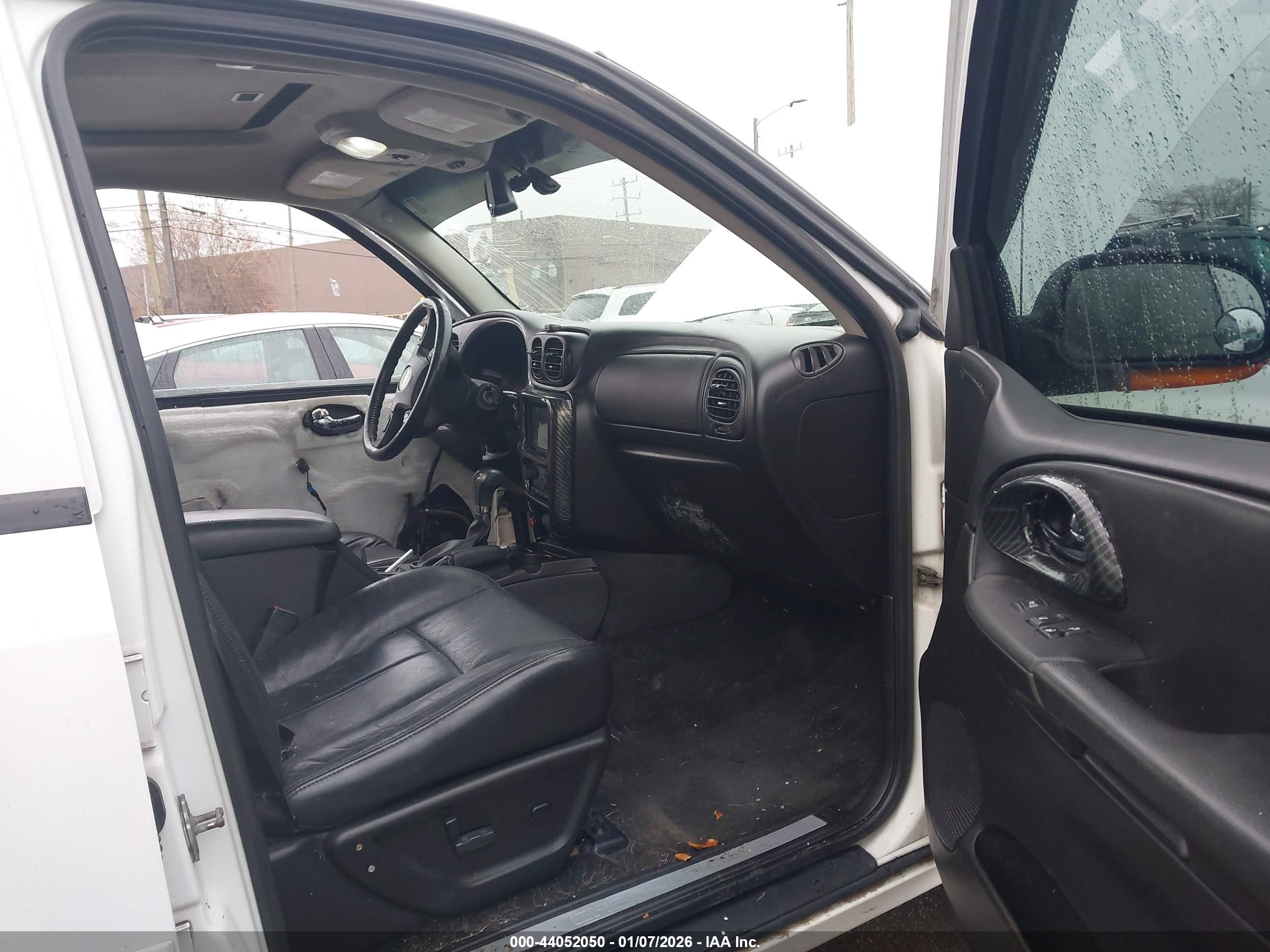 CHEVROLET TRAILBLAZER image 5