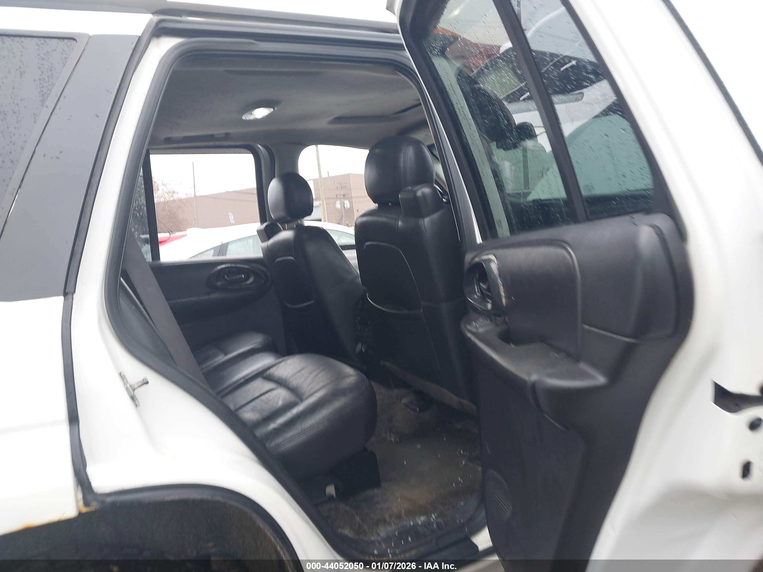 CHEVROLET TRAILBLAZER image 8