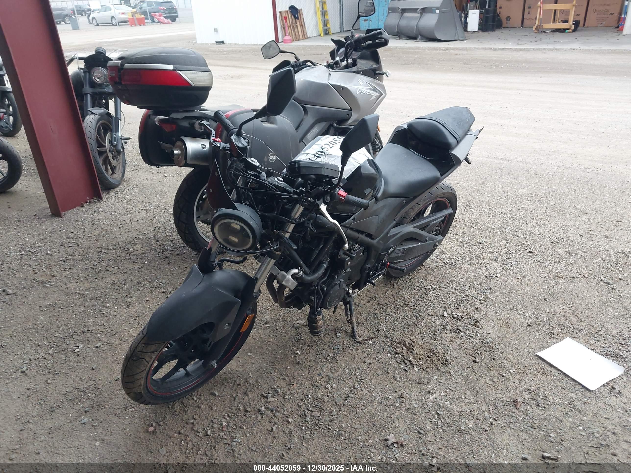 YAMAHA YZFR3 image 2