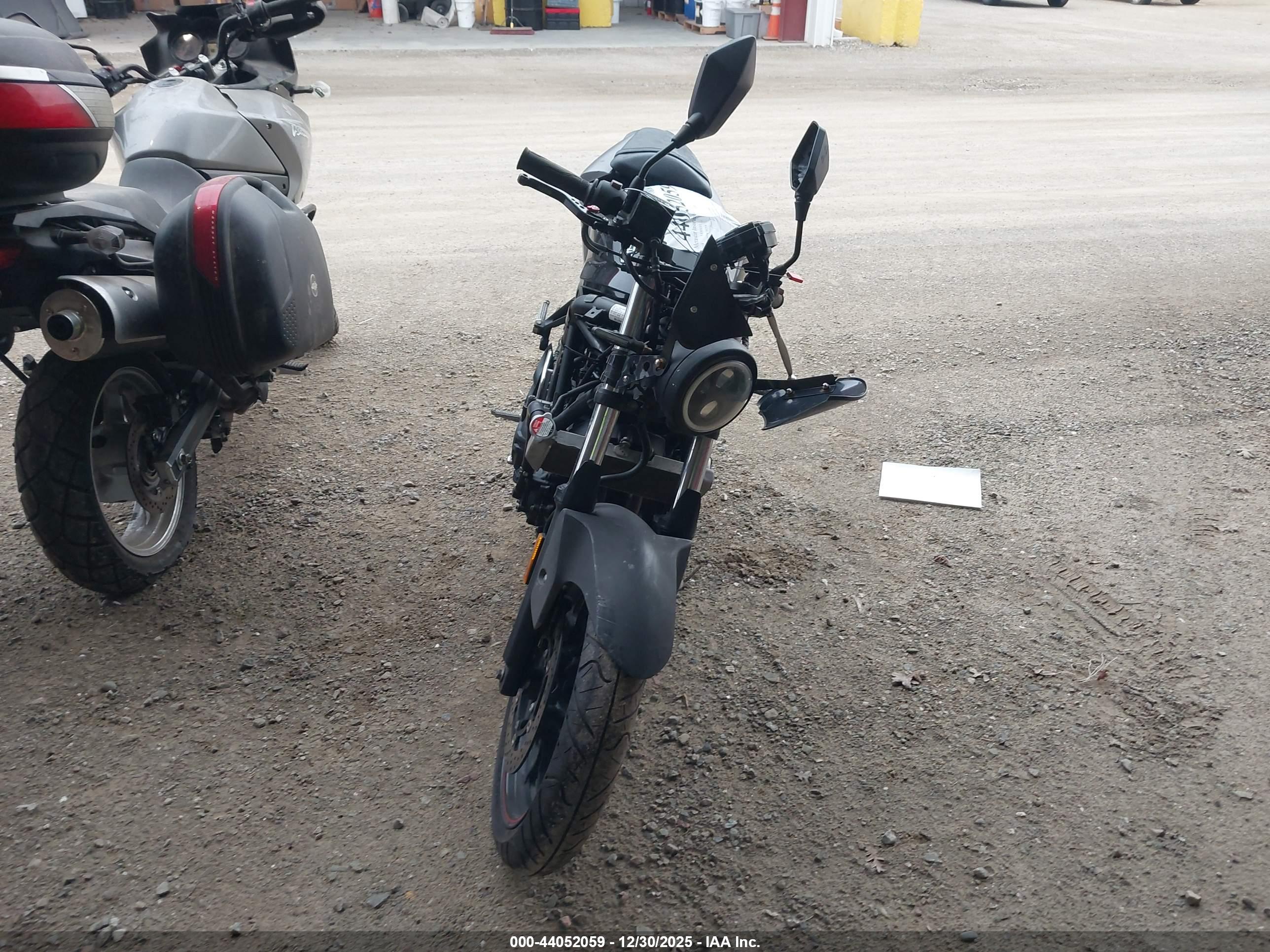 YAMAHA YZFR3 image 5