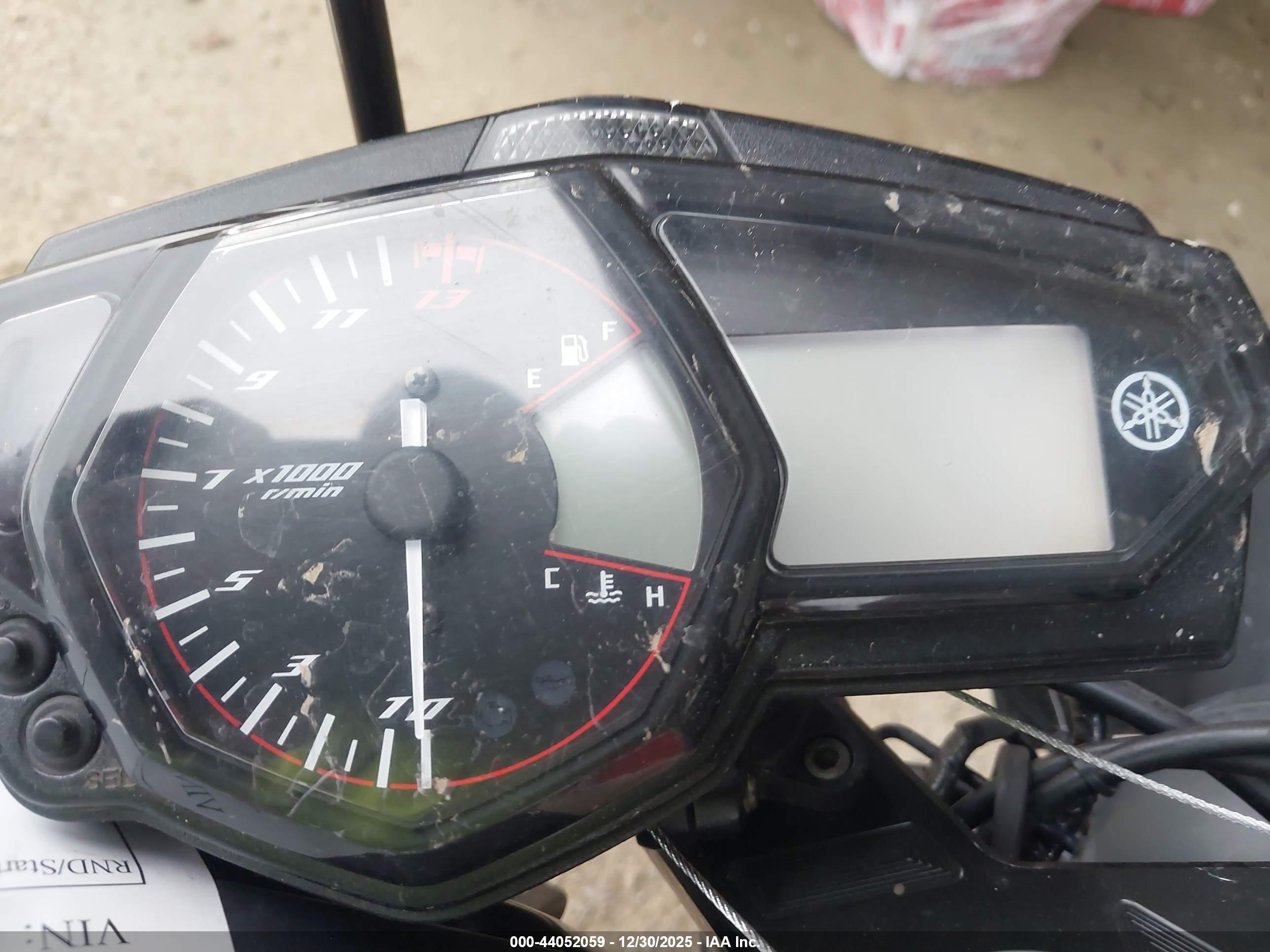 YAMAHA YZFR3 image 7