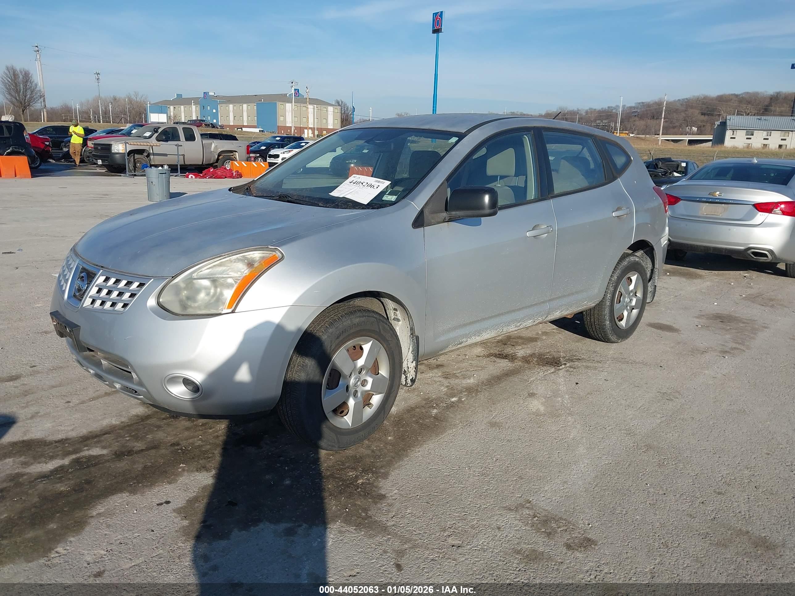 NISSAN ROGUE image 2