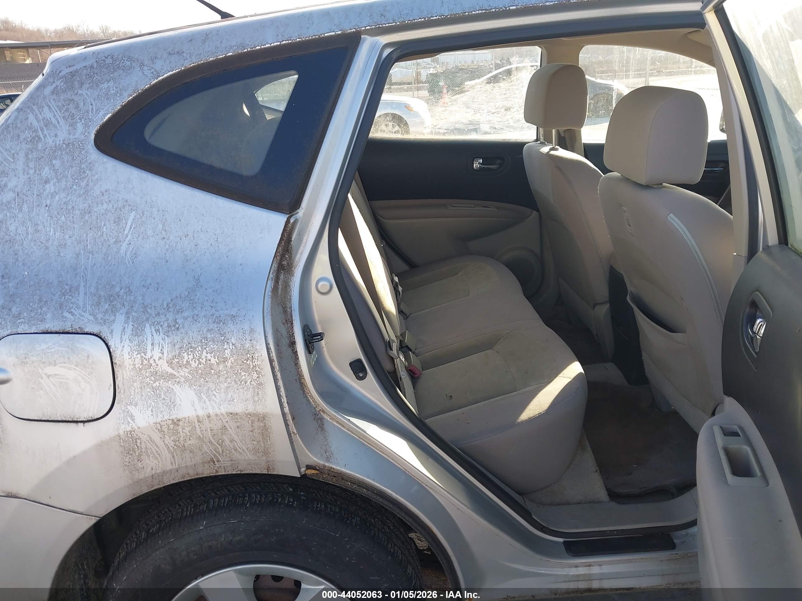 NISSAN ROGUE image 8