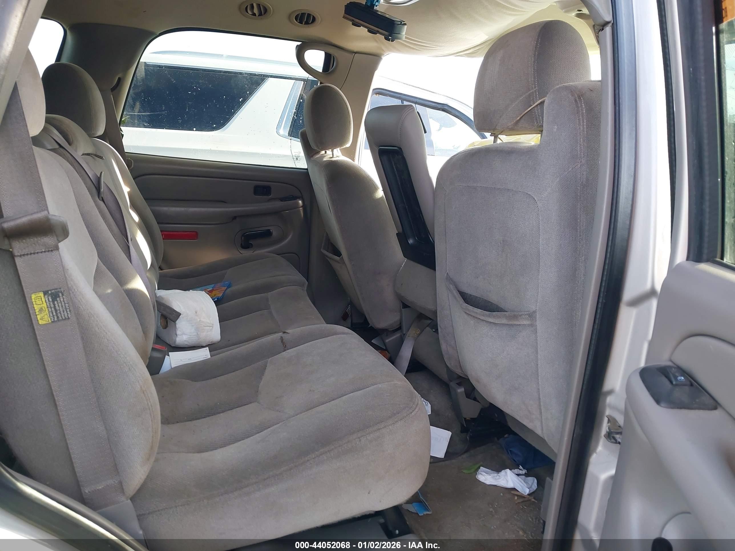 GMC YUKON image 8