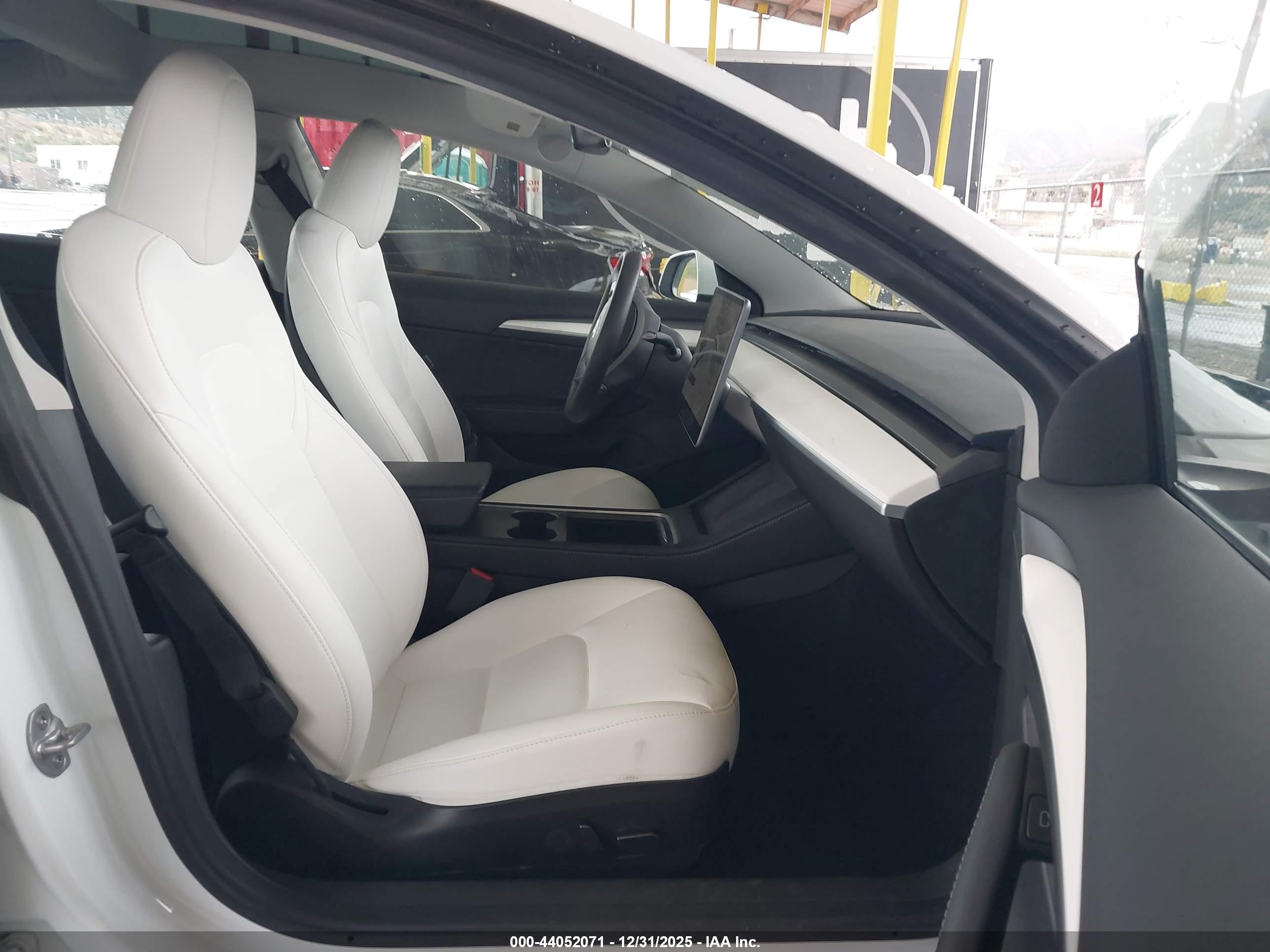 TESLA MODEL image 5
