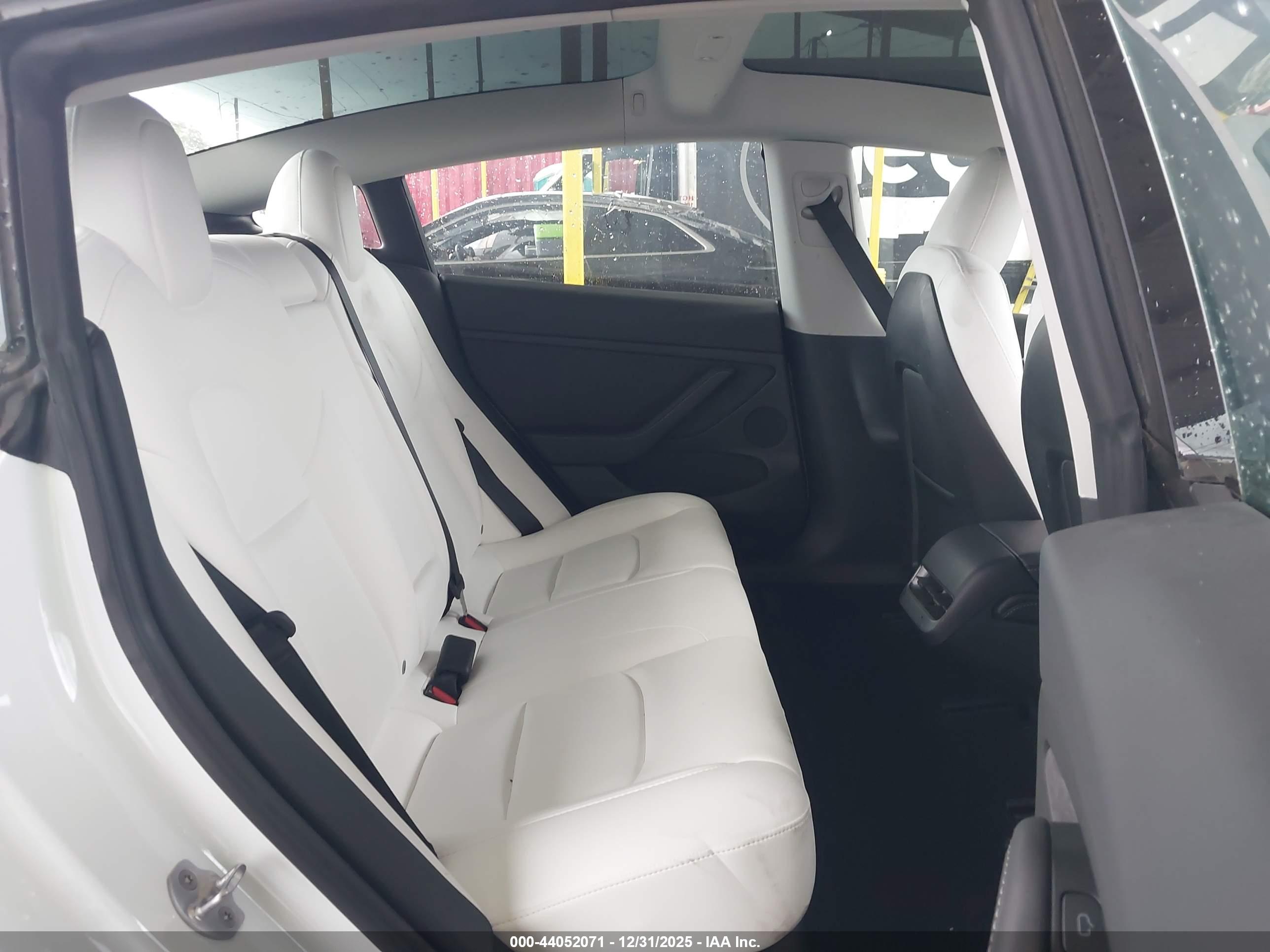 TESLA MODEL image 8