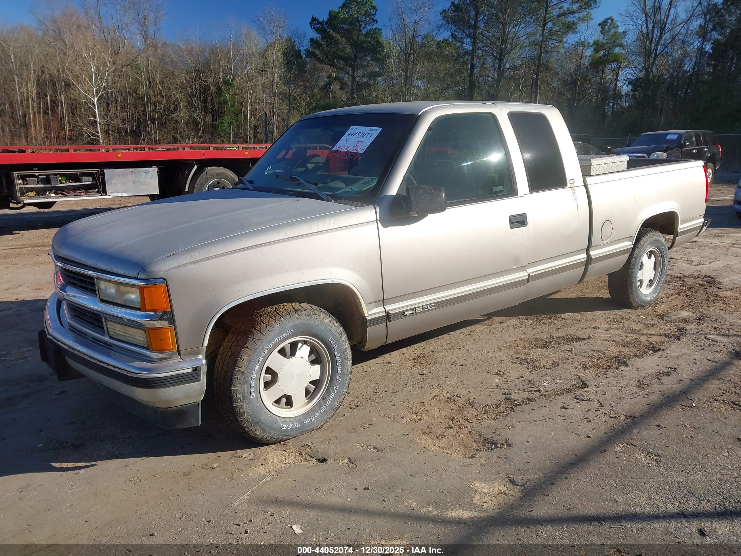 CHEVROLET C1500 image 2