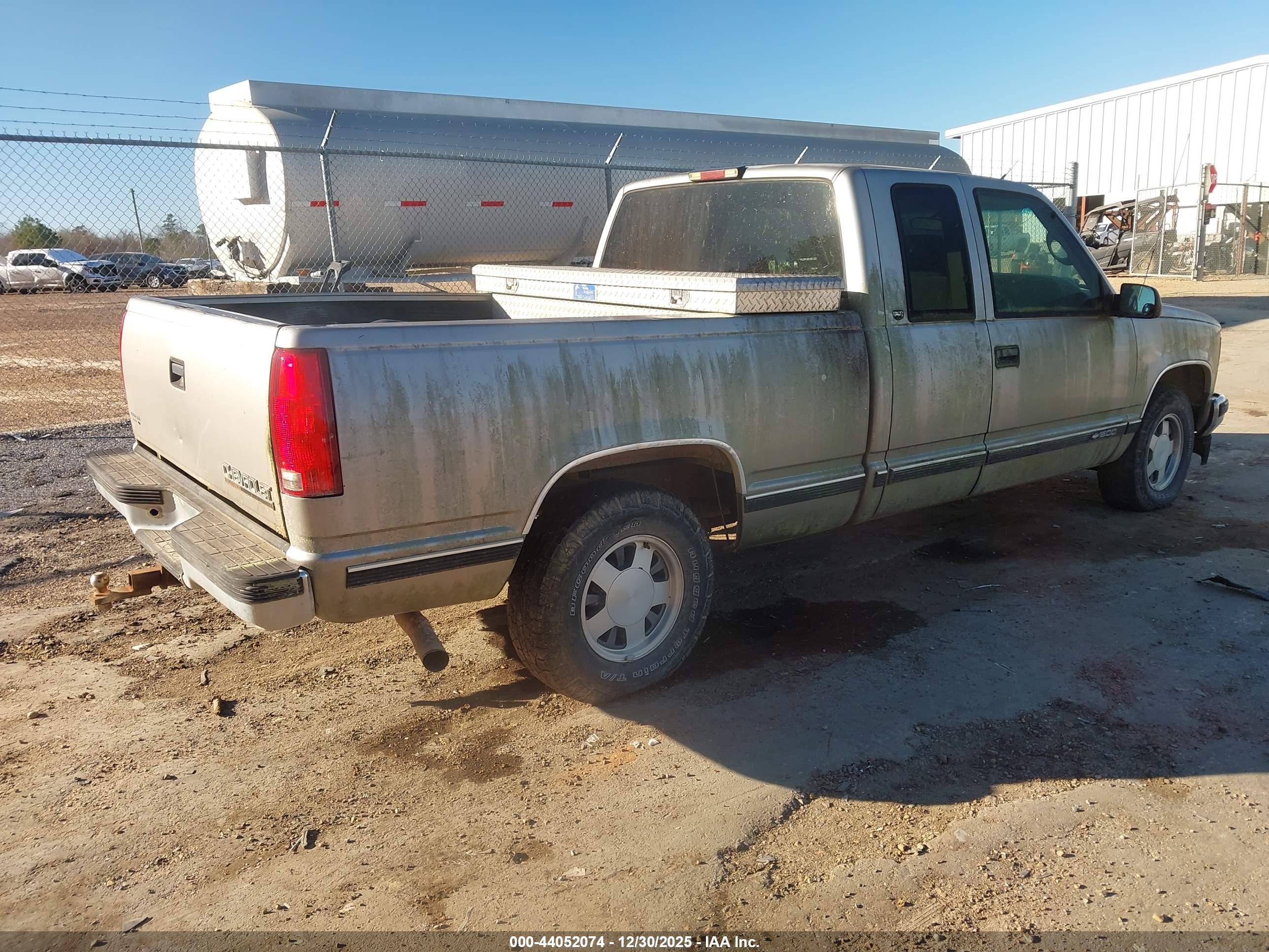 CHEVROLET C1500 image 4