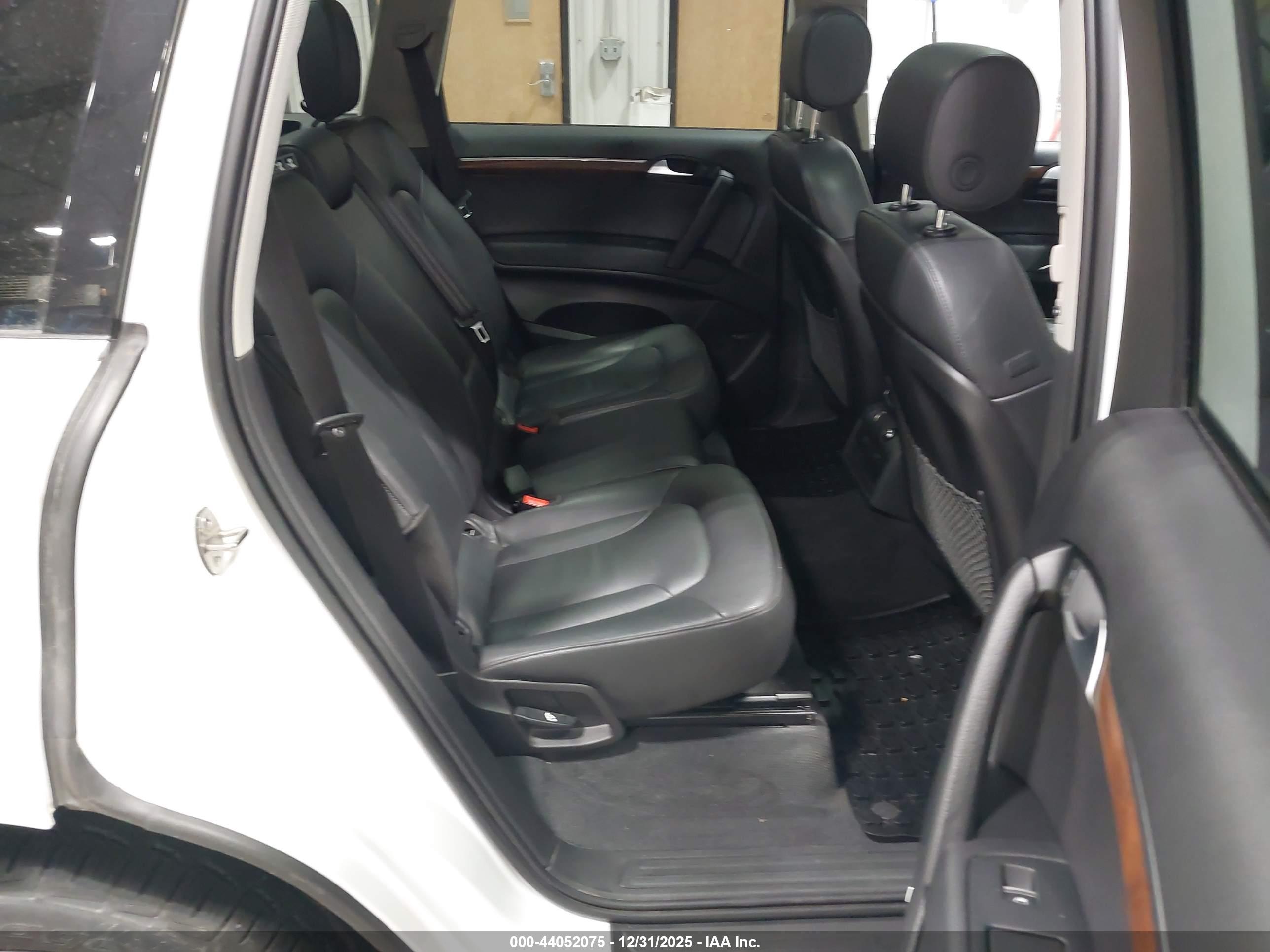 AUDI Q7 image 8