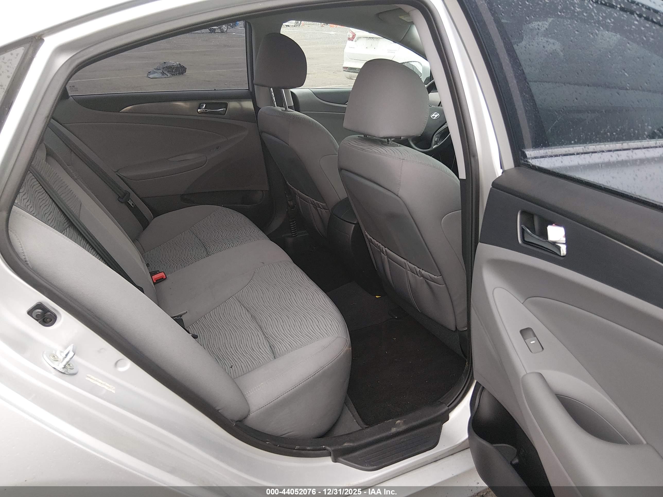 HYUNDAI SONATA image 8