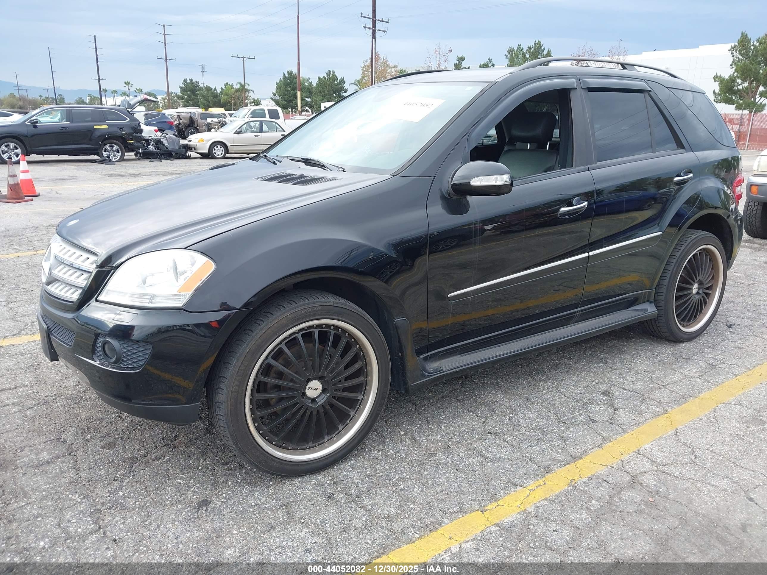 MERCEDES-BENZ ML image 2