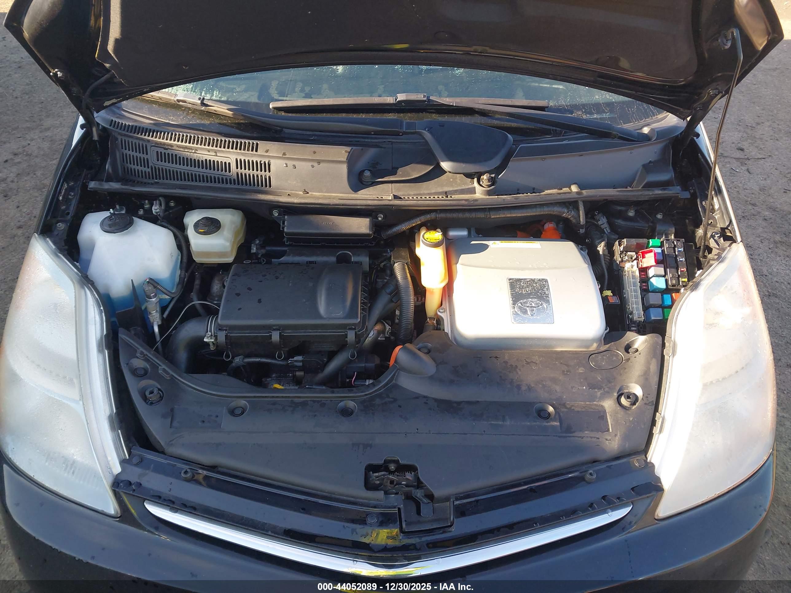 TOYOTA PRIUS image 10
