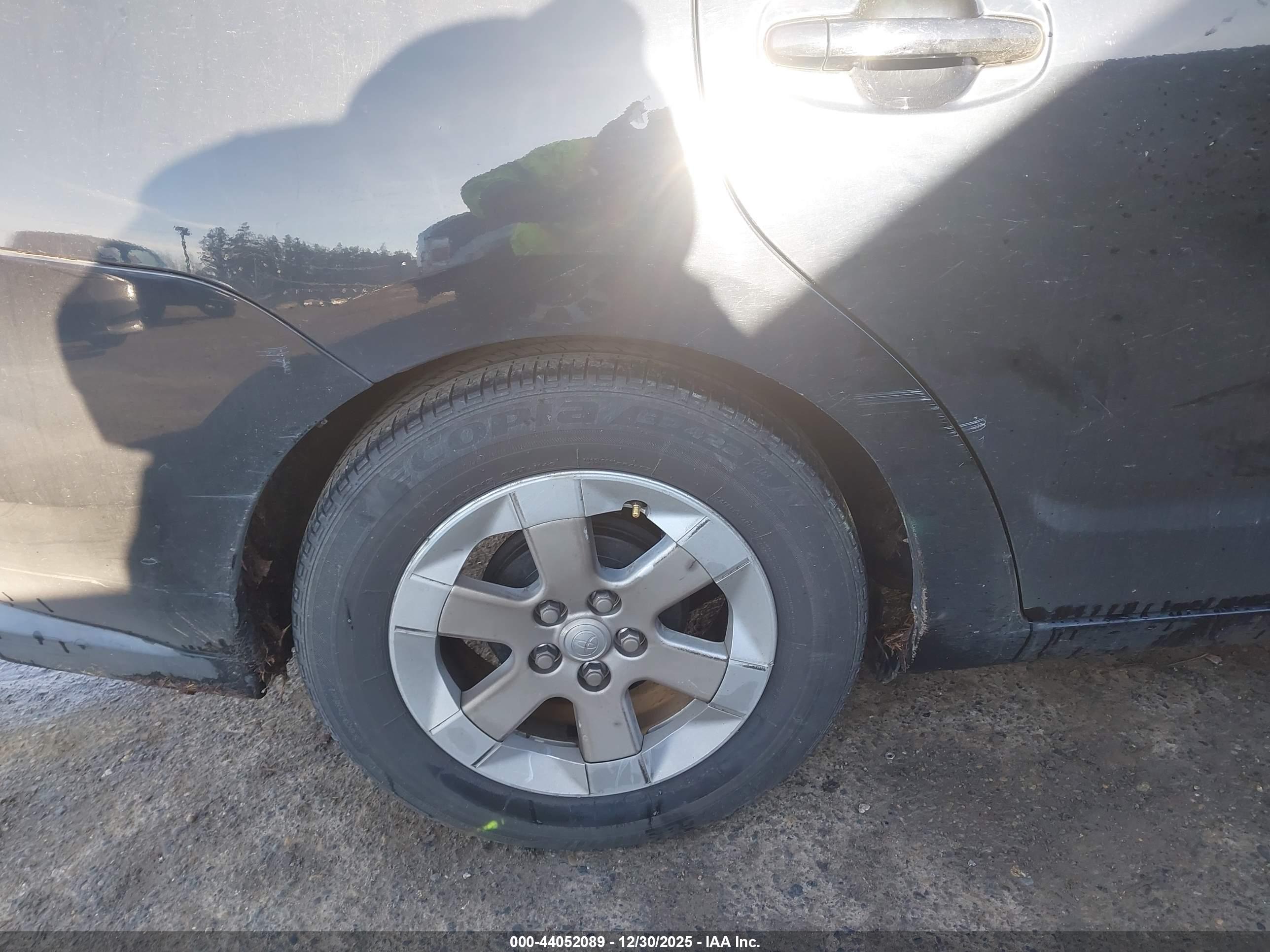 TOYOTA PRIUS image 6