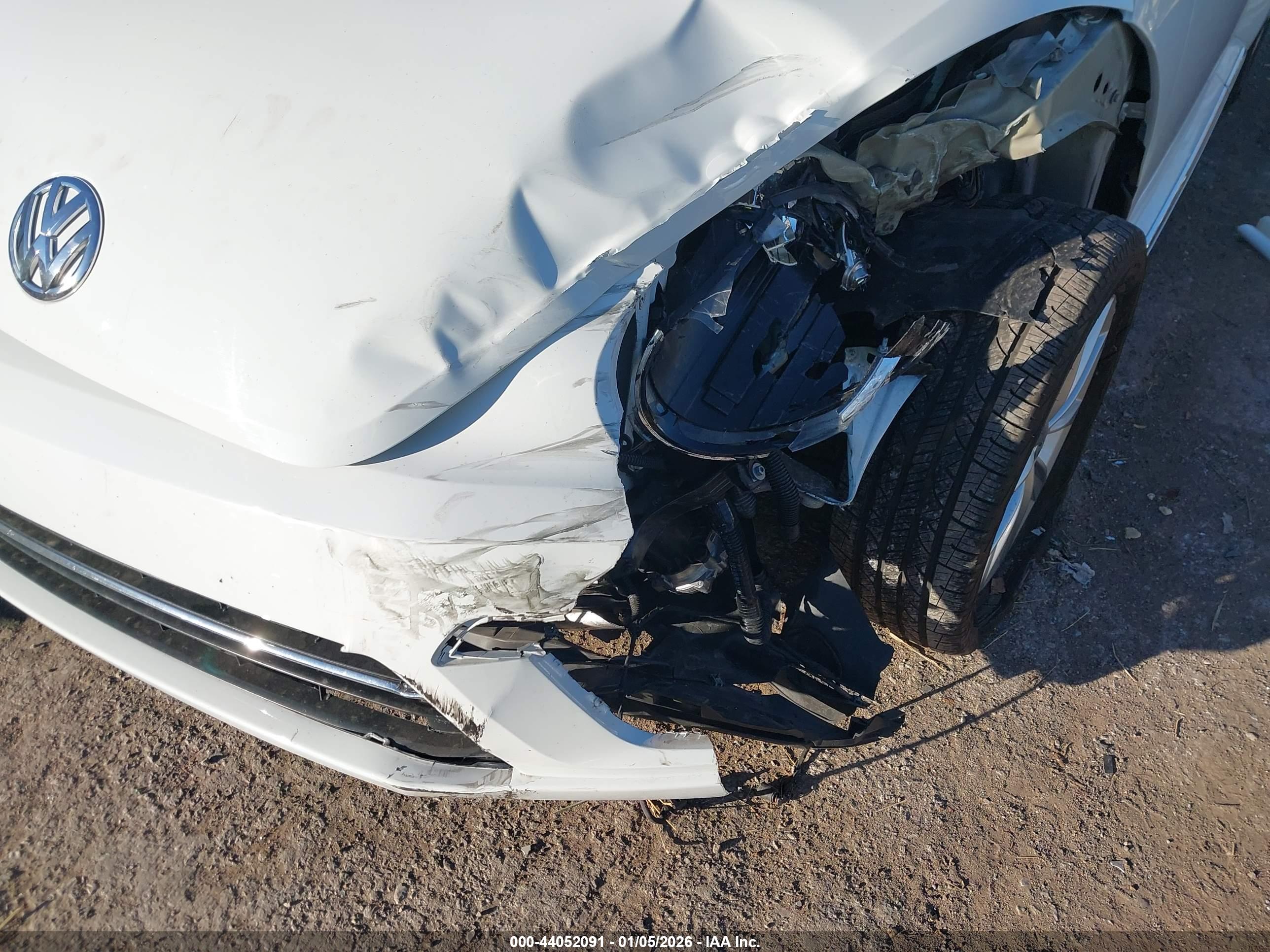 VOLKSWAGEN BEETLE image 6