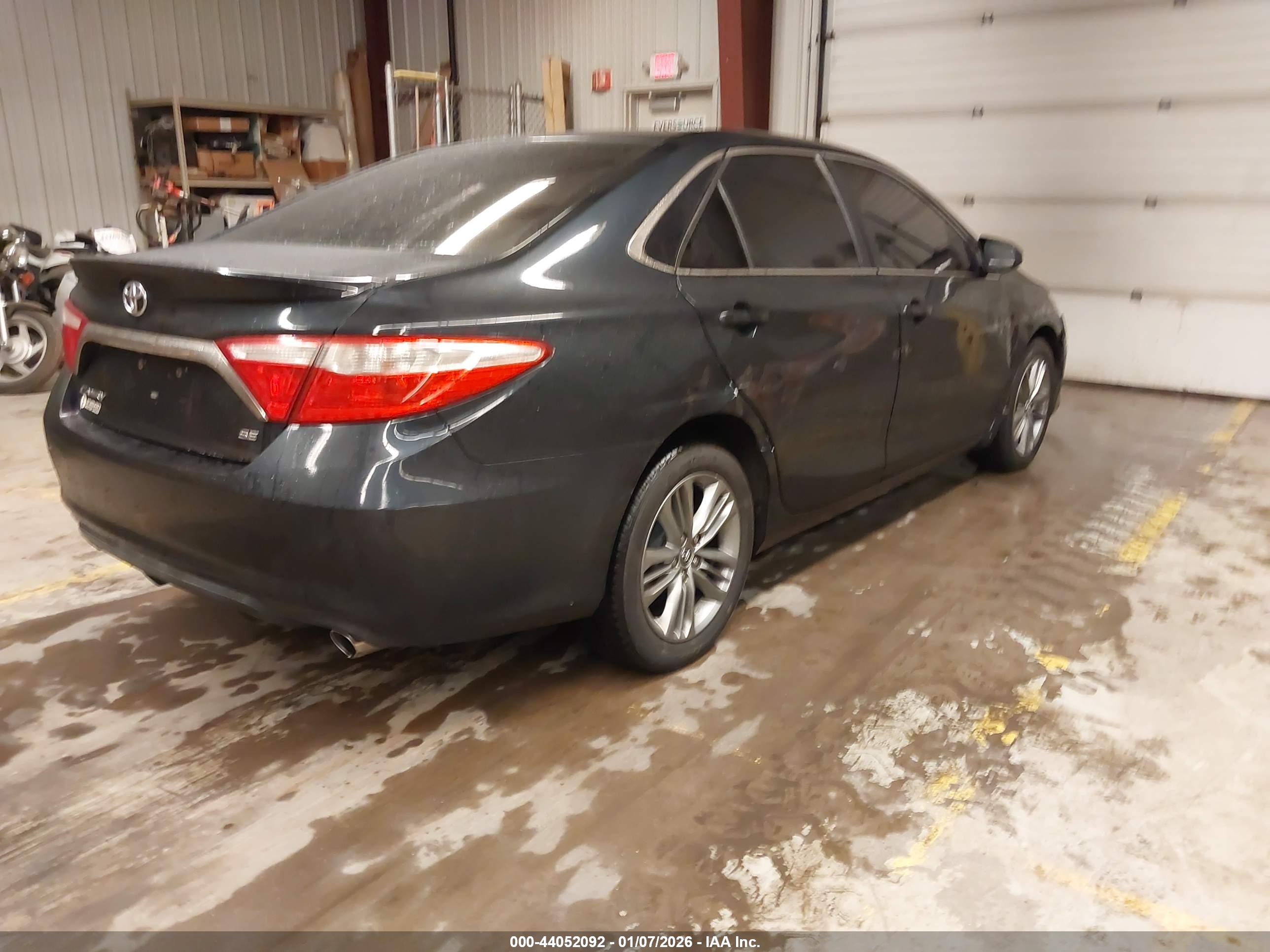 TOYOTA CAMRY image 4