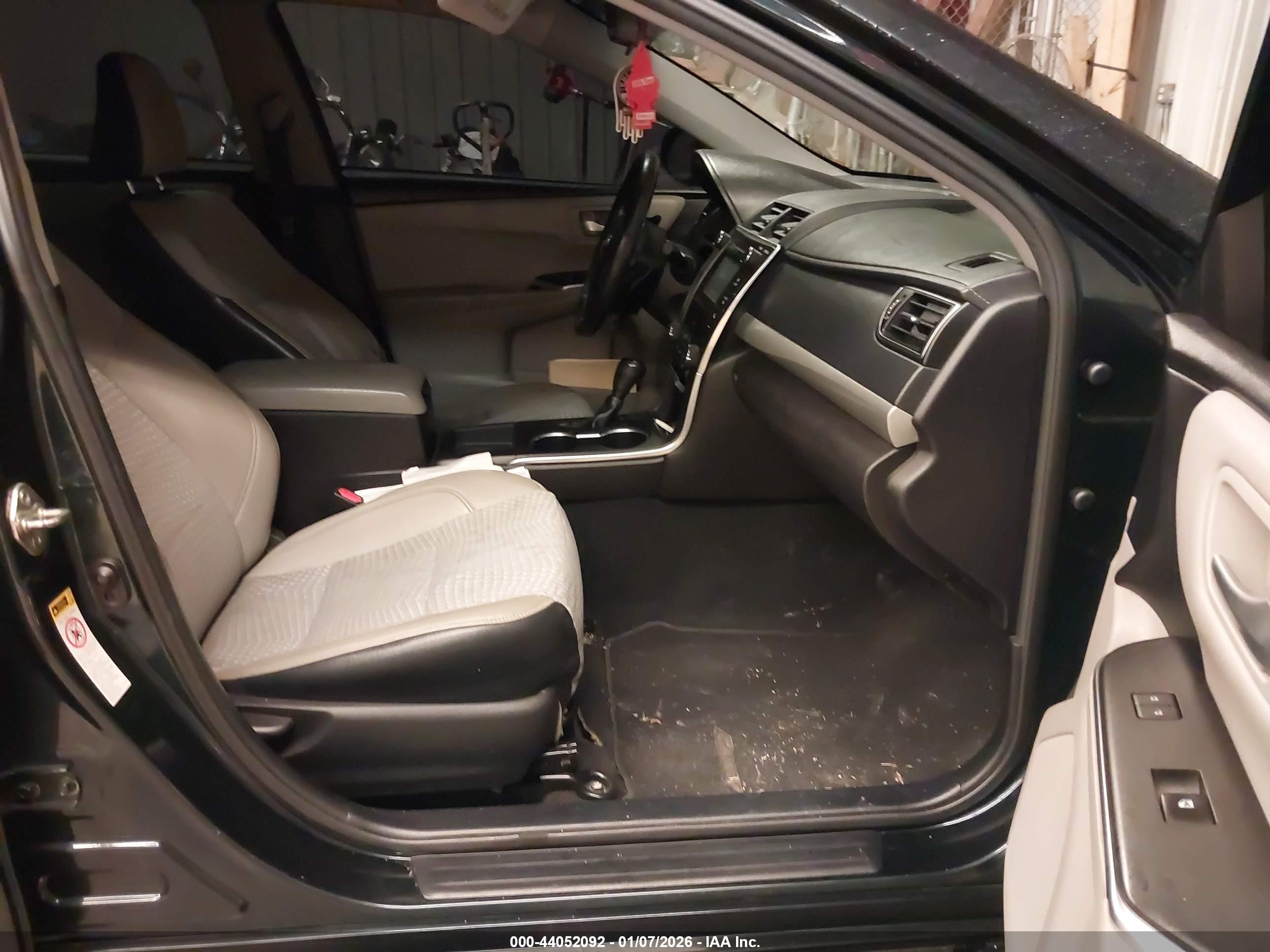 TOYOTA CAMRY image 5