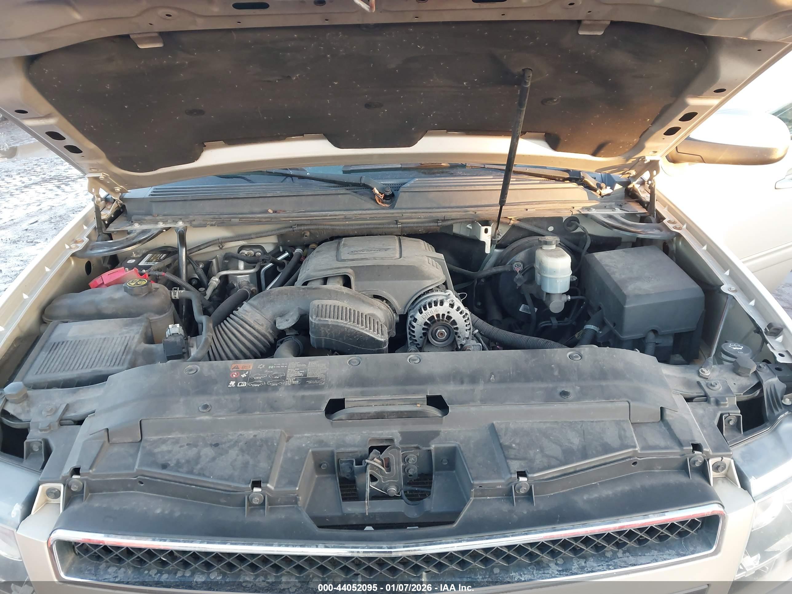 CHEVROLET SUBURBAN image 10