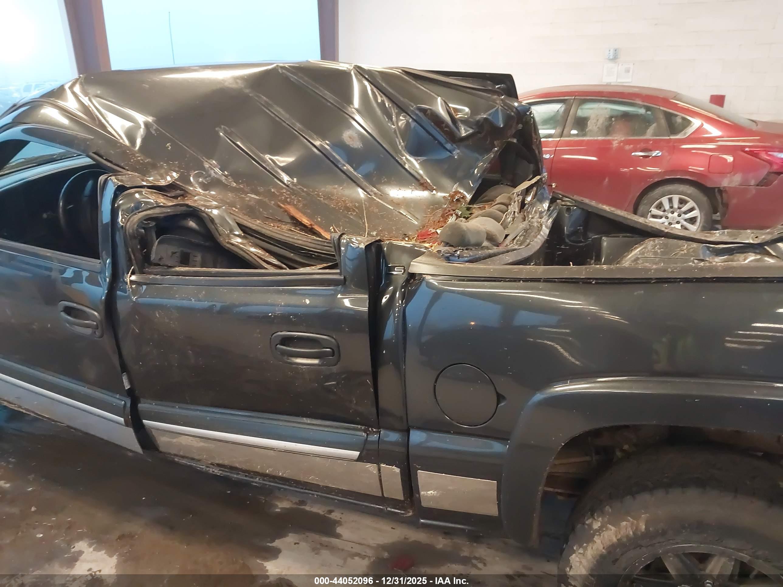 CHEVROLET SILVERADO image 6