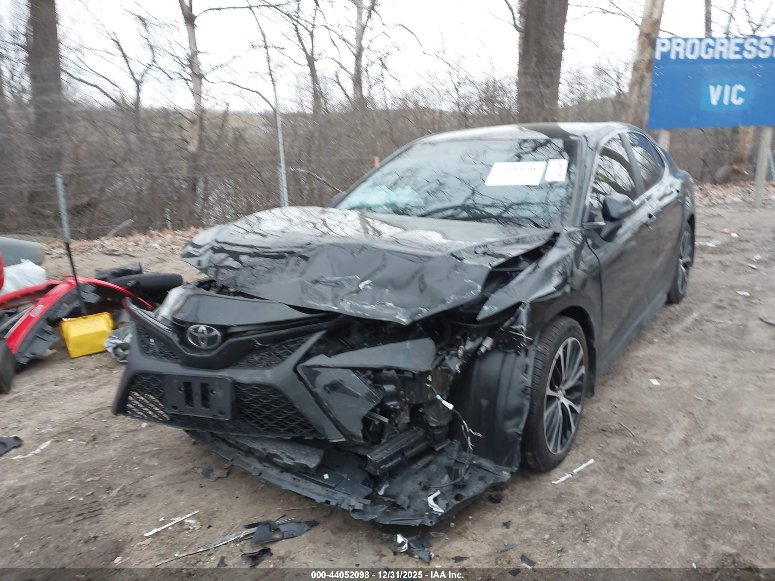 TOYOTA CAMRY image 2