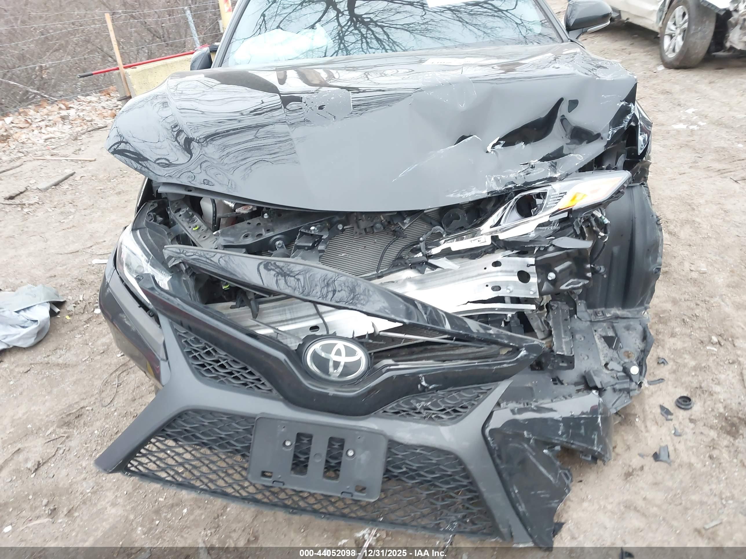 TOYOTA CAMRY image 6