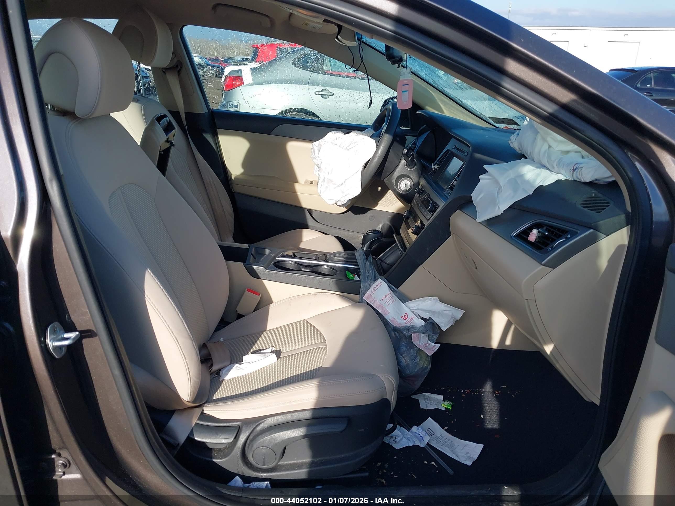 HYUNDAI SONATA image 5