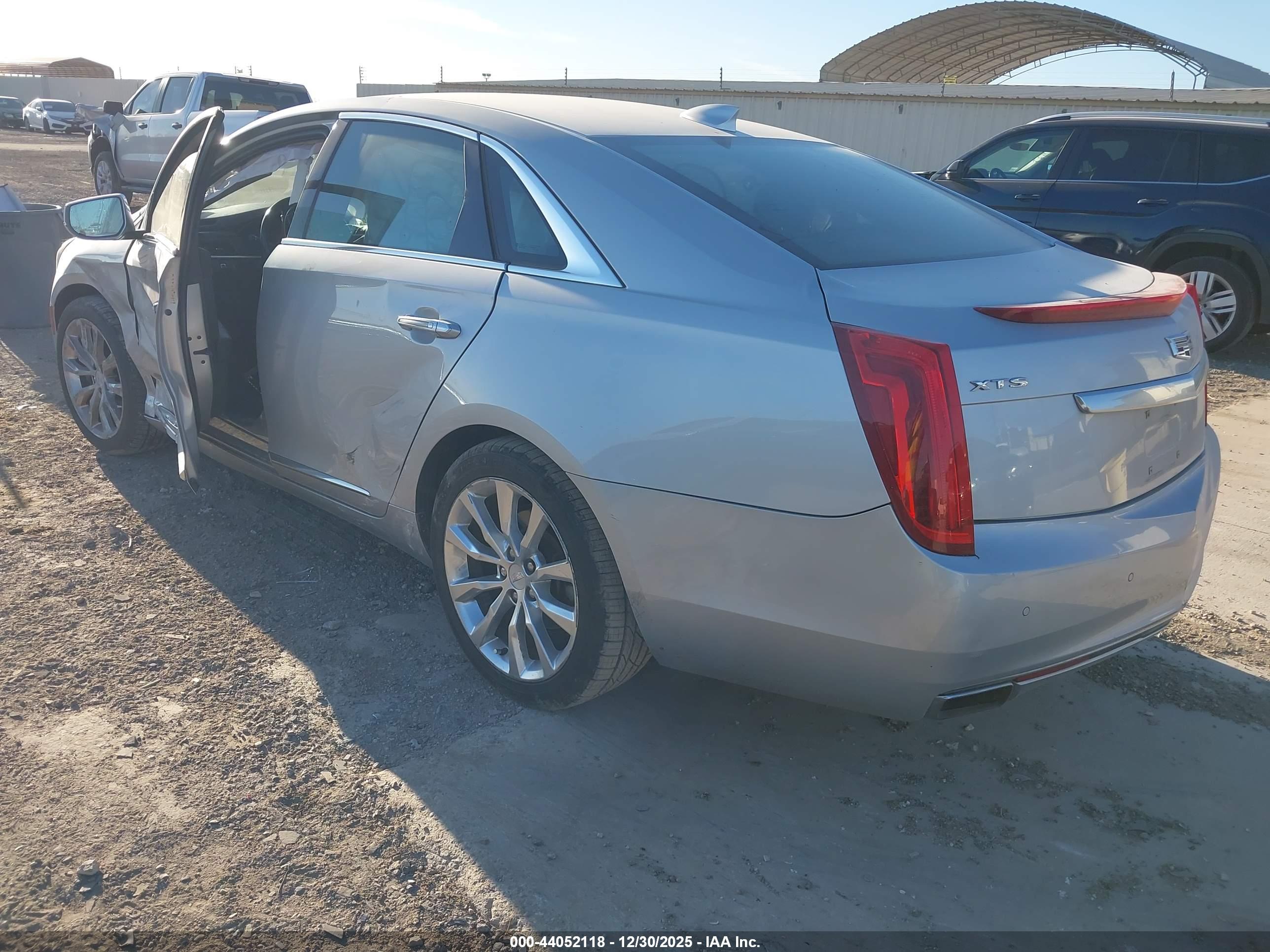 CADILLAC XTS image 3