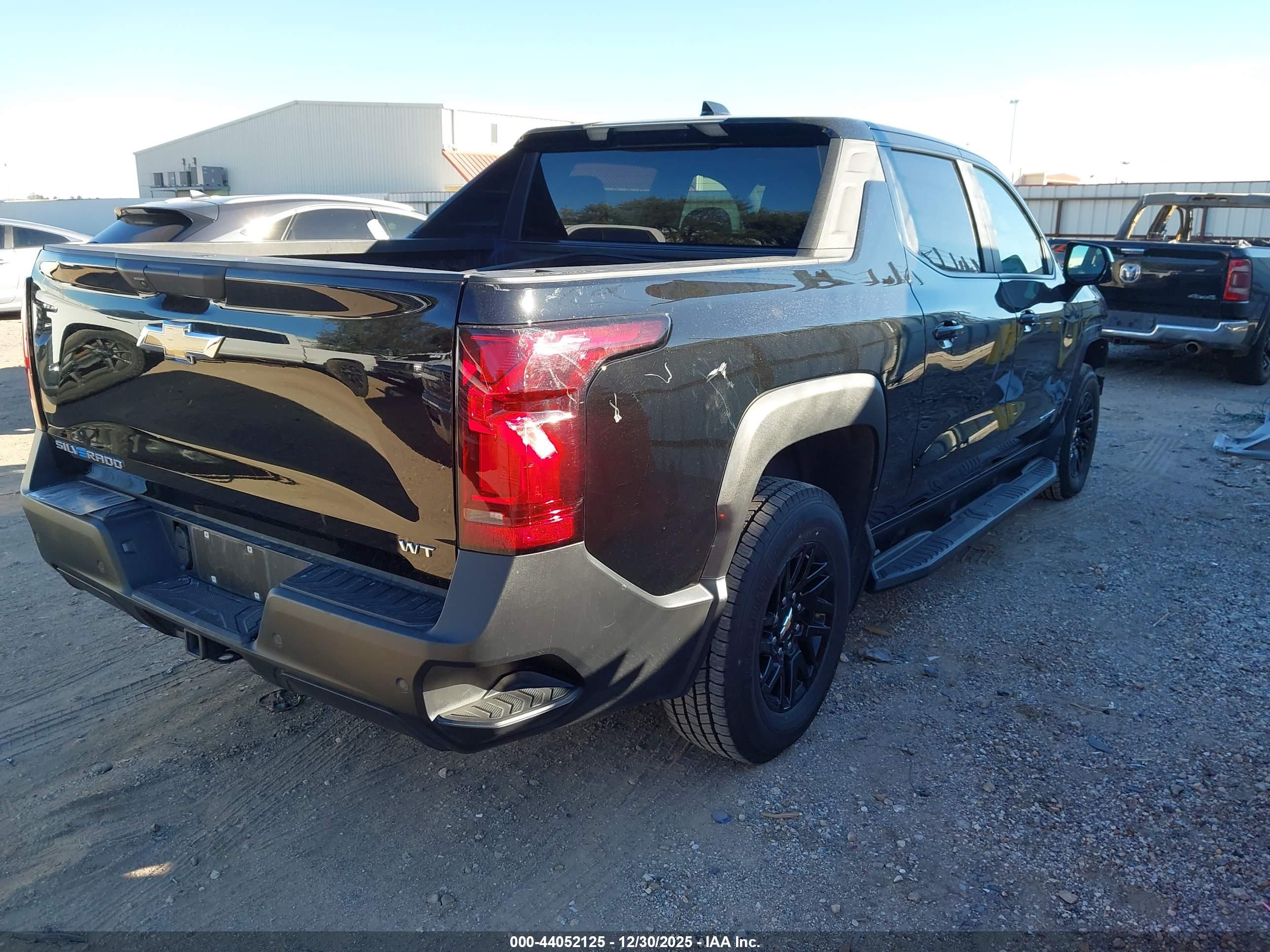 CHEVROLET SILVERADO image 4