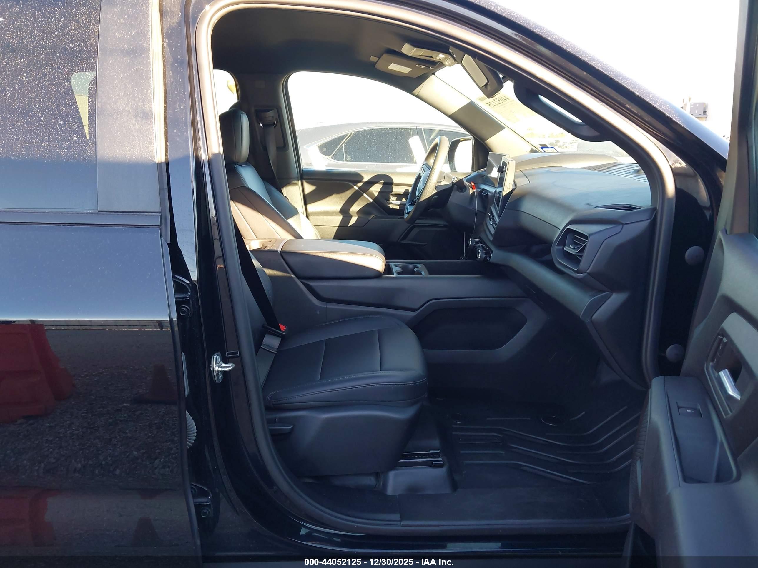 CHEVROLET SILVERADO image 5