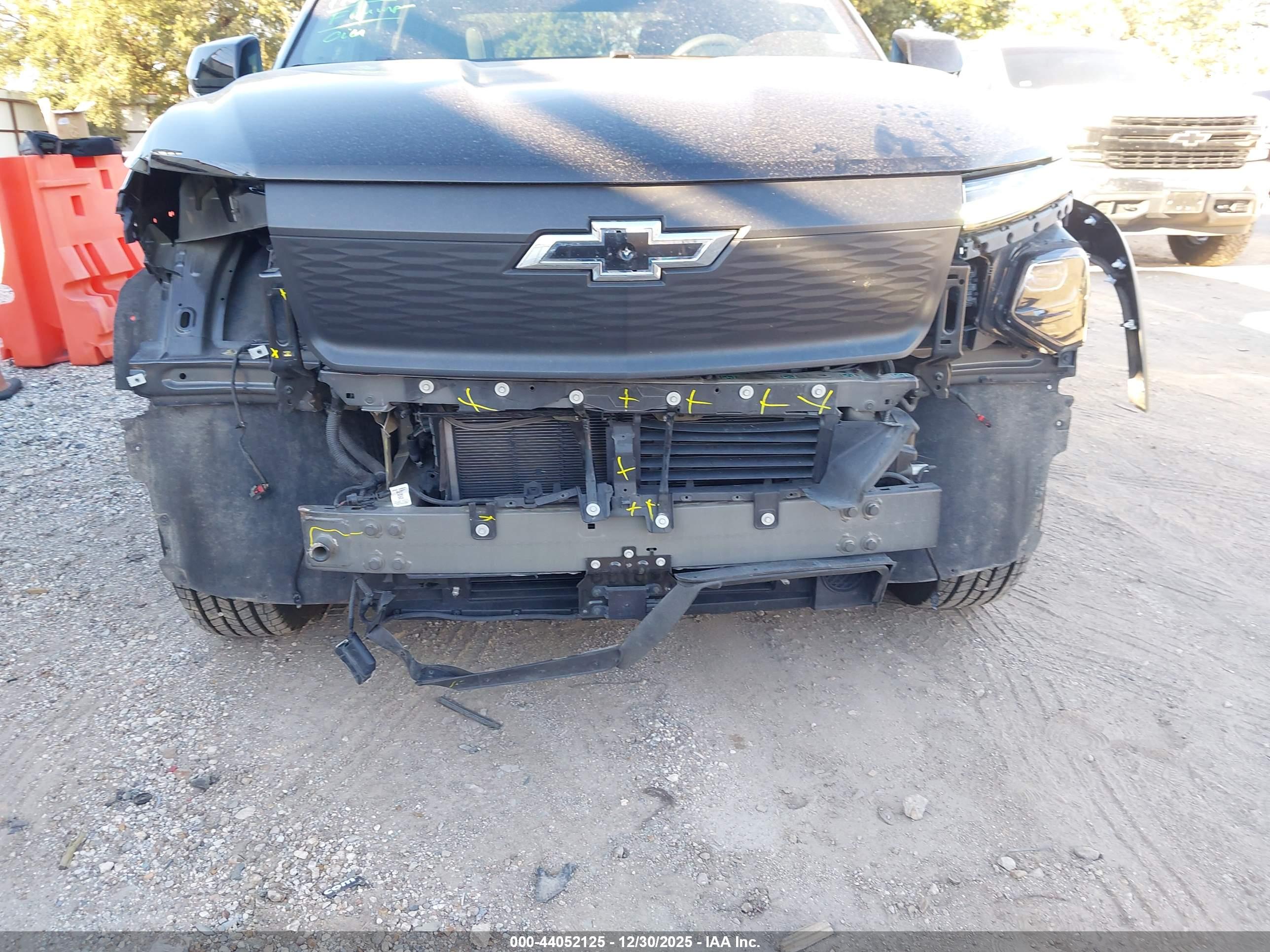 CHEVROLET SILVERADO image 6