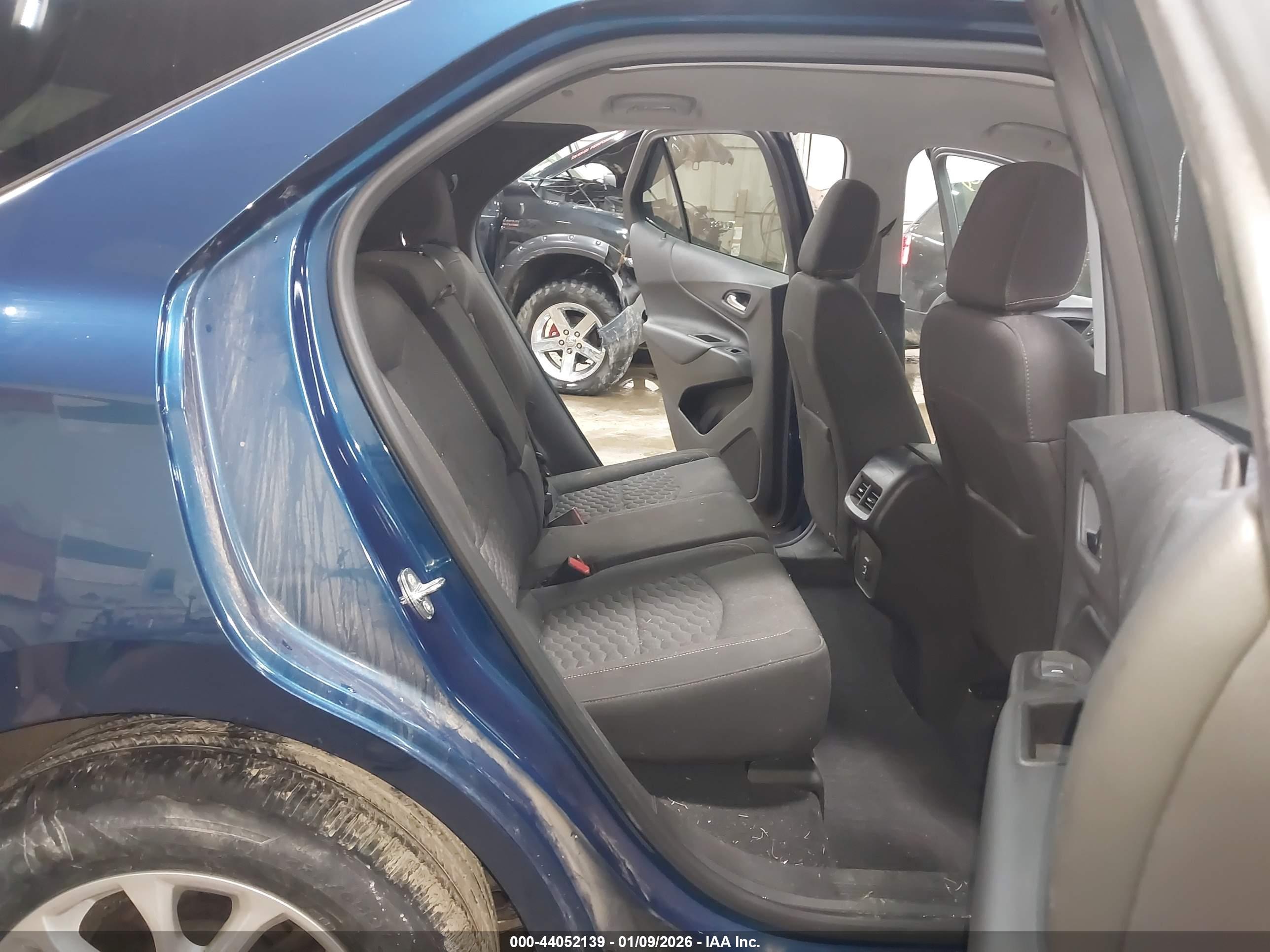 CHEVROLET EQUINOX image 8