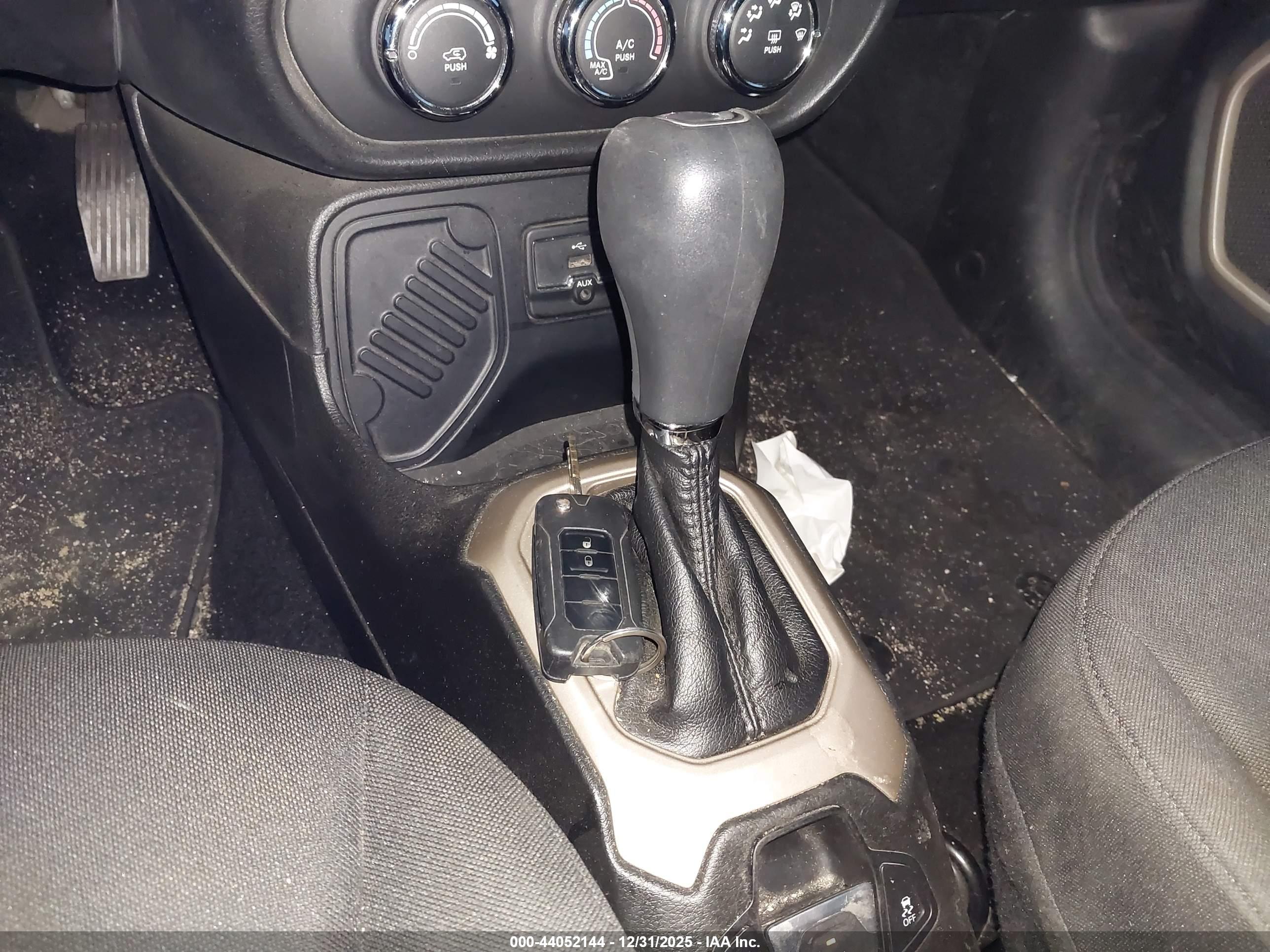 JEEP RENEGADE image 11