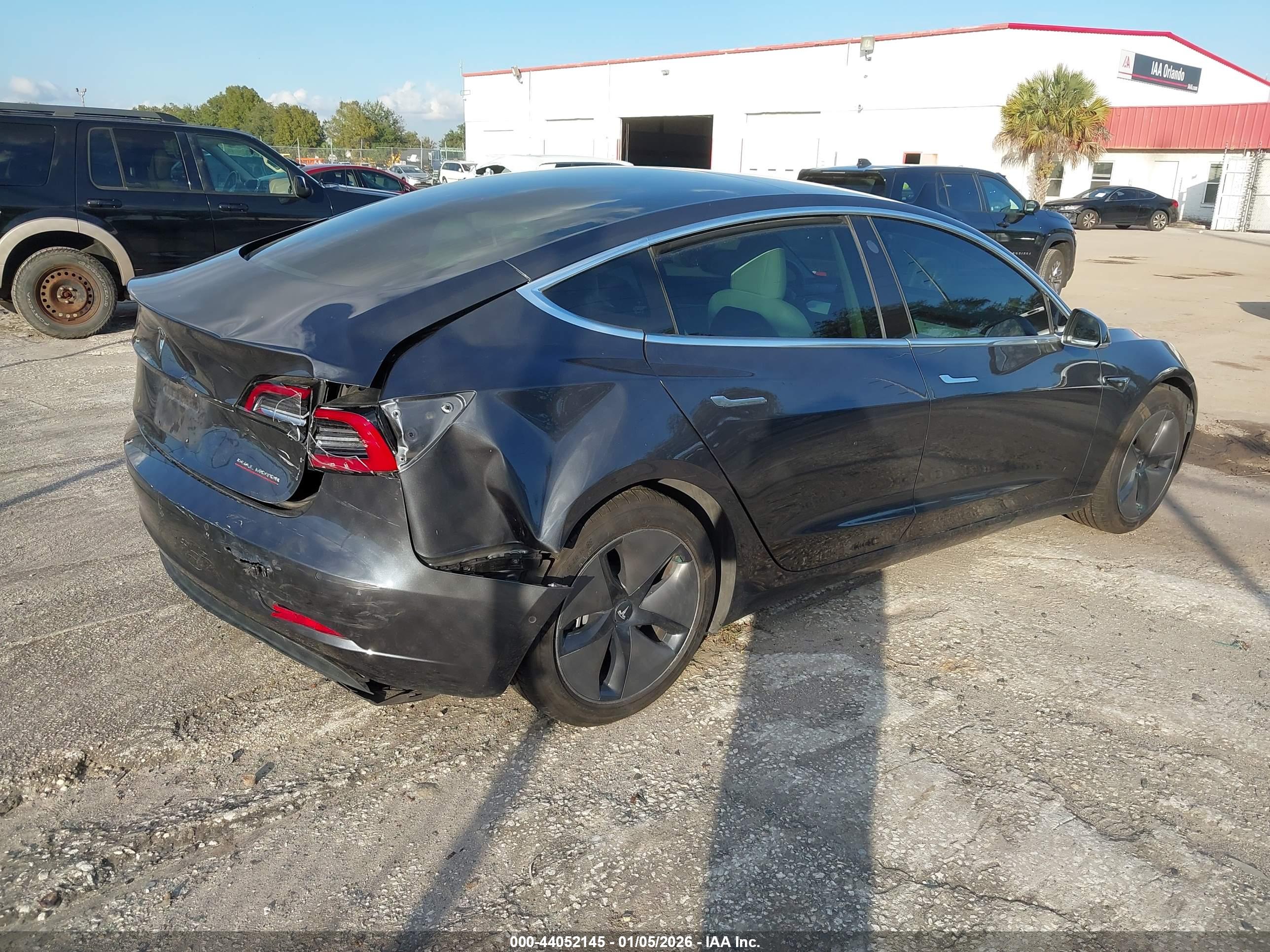 TESLA MODEL image 4