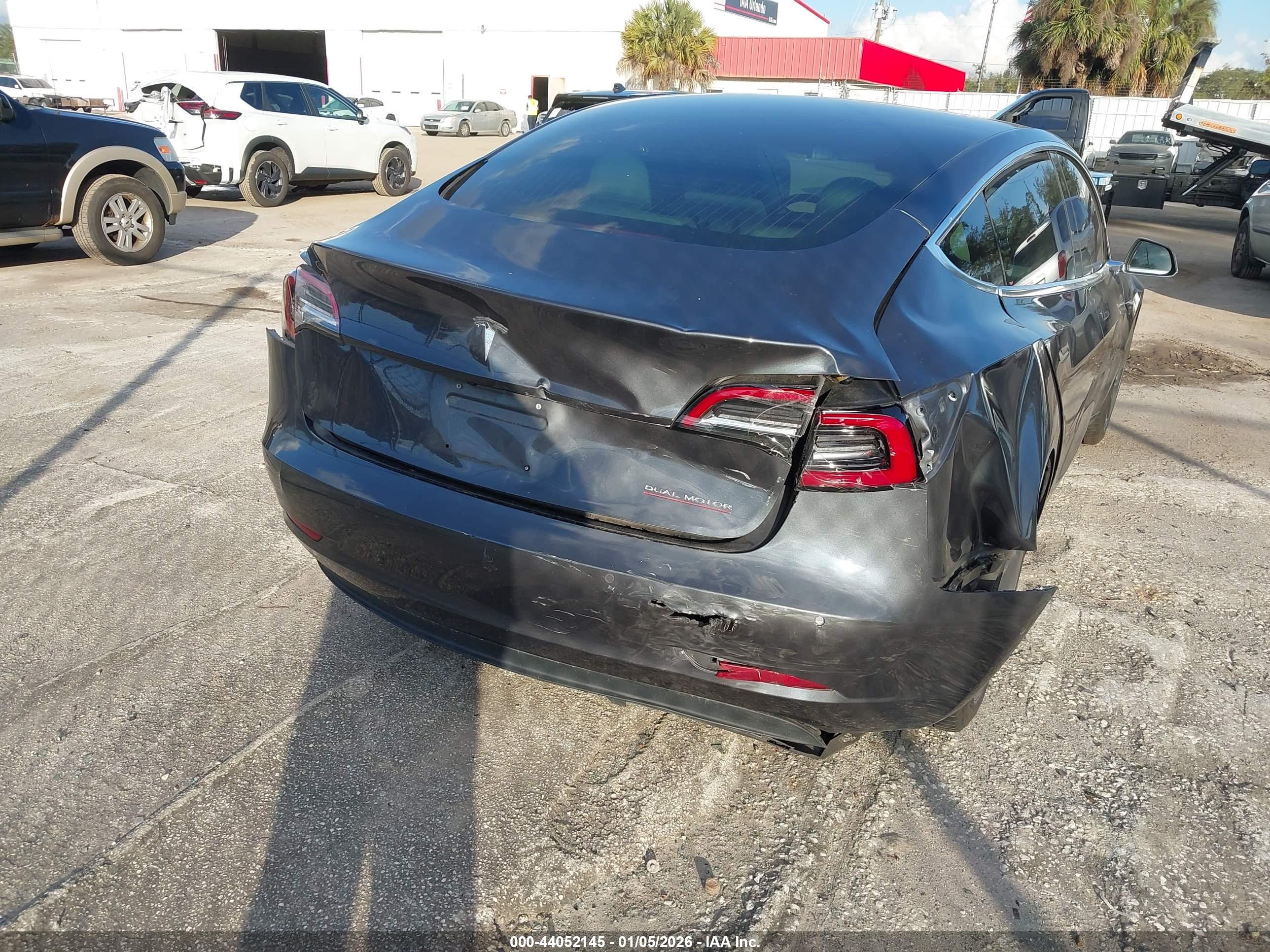 TESLA MODEL image 6