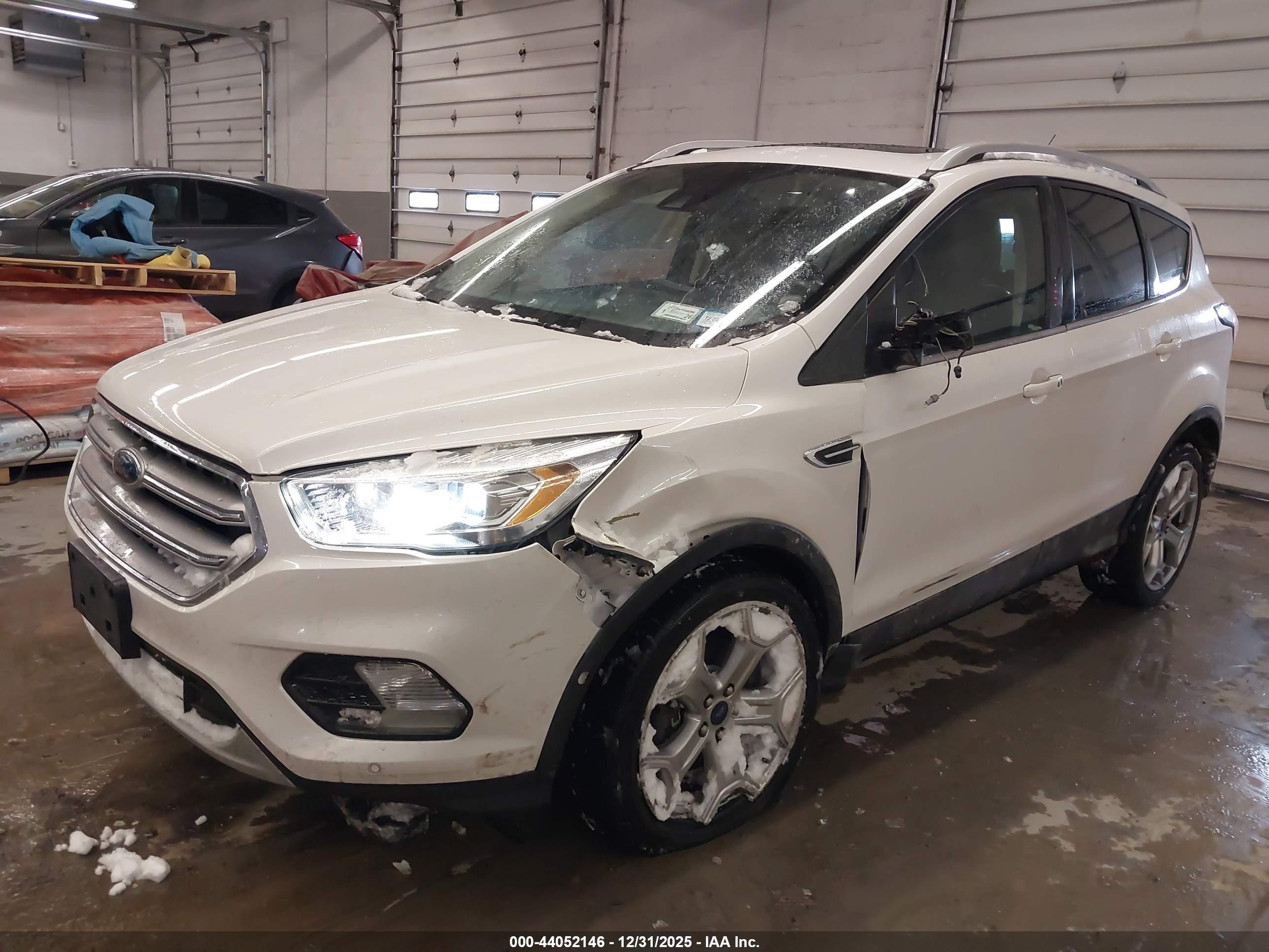 FORD ESCAPE image 6