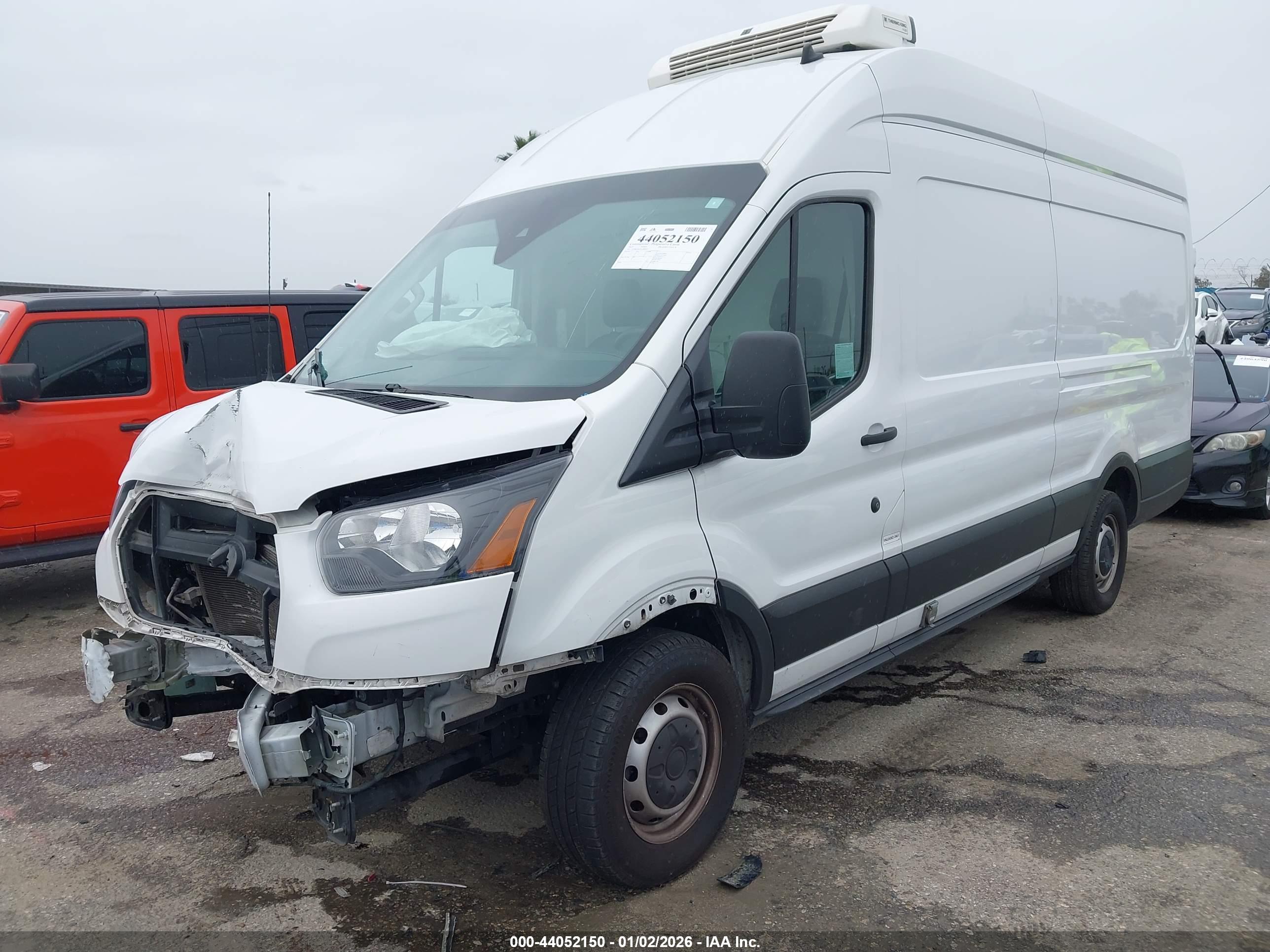FORD TRANSIT-250 image 2