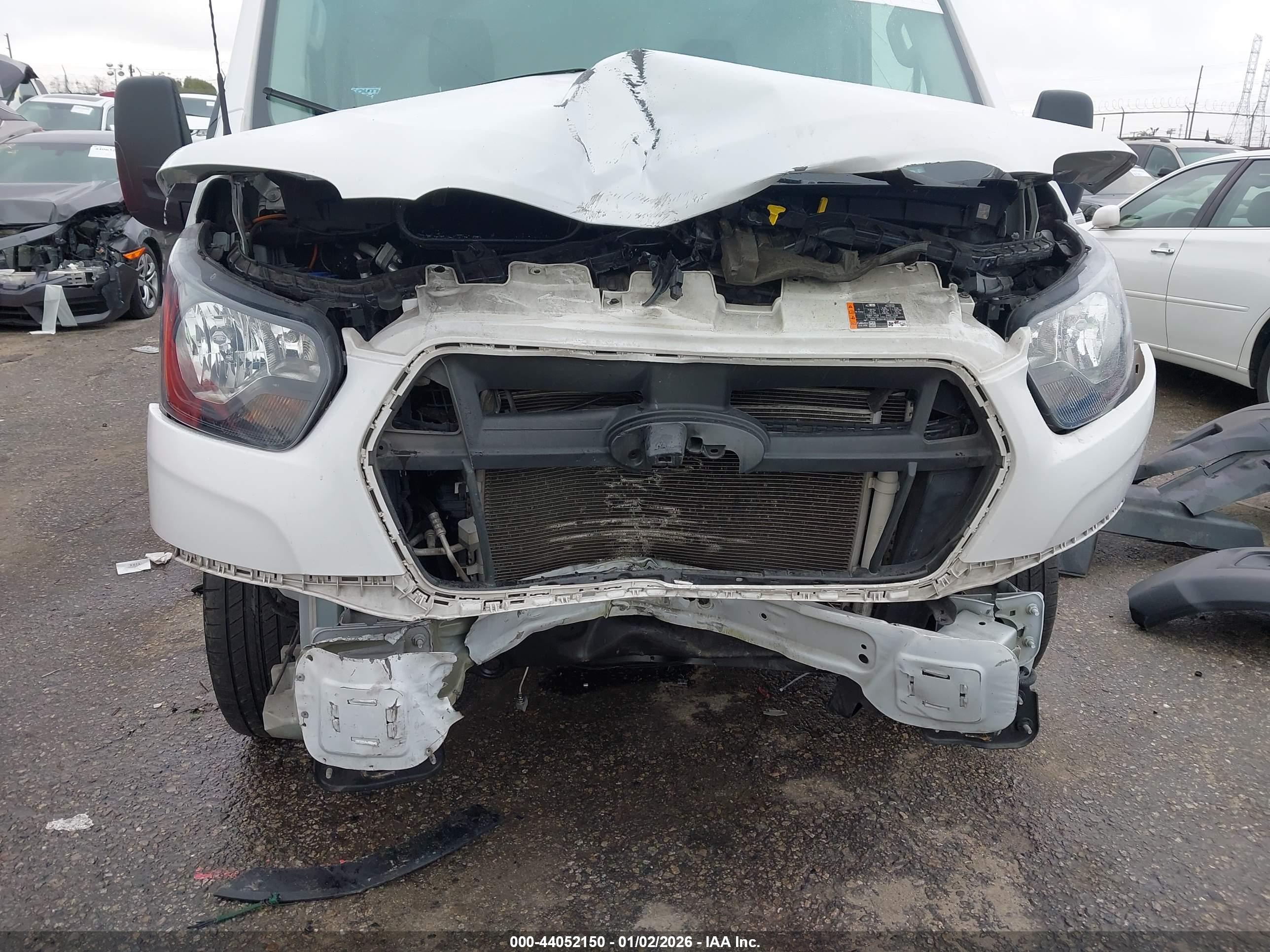 FORD TRANSIT-250 image 6