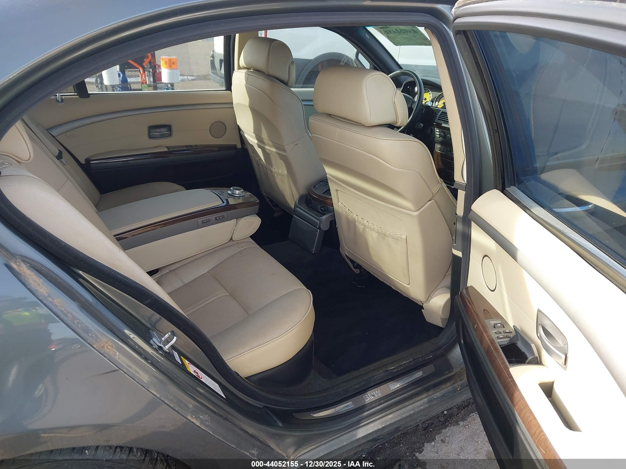 BMW 750LI image 8