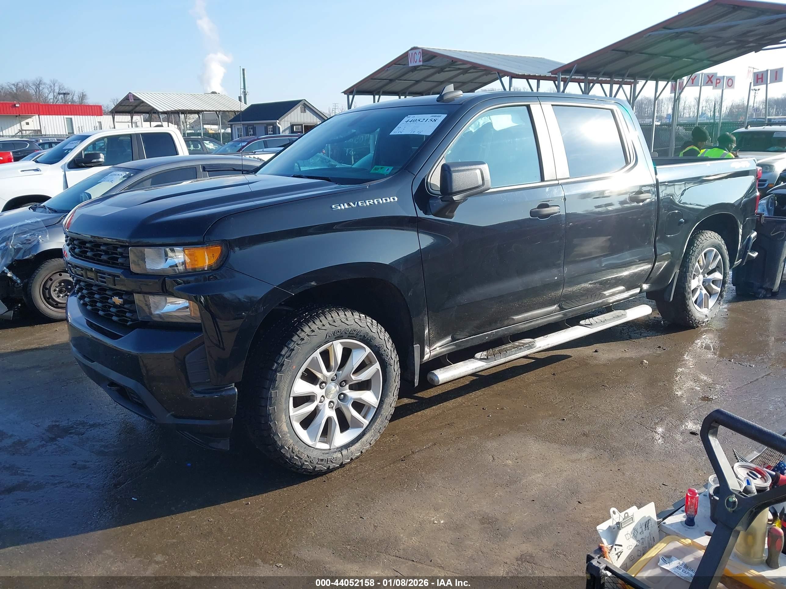 CHEVROLET SILVERADO image 2