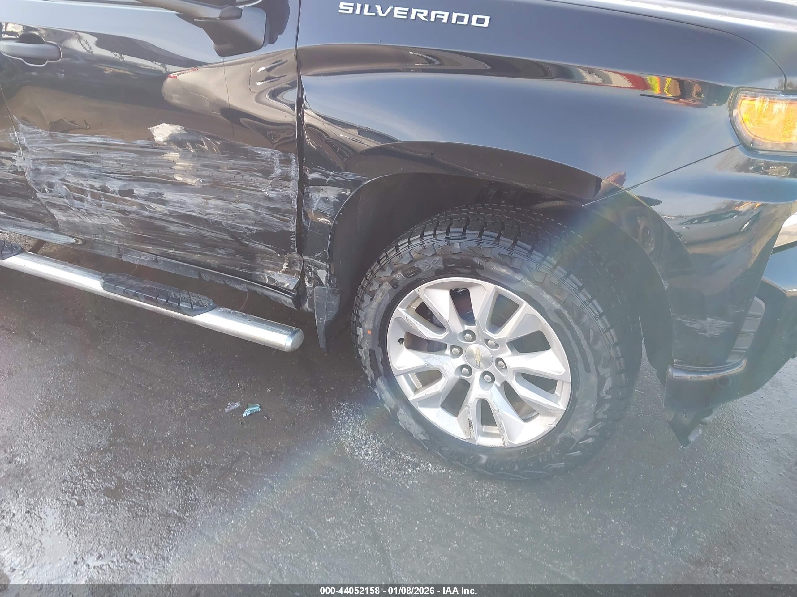 CHEVROLET SILVERADO image 6